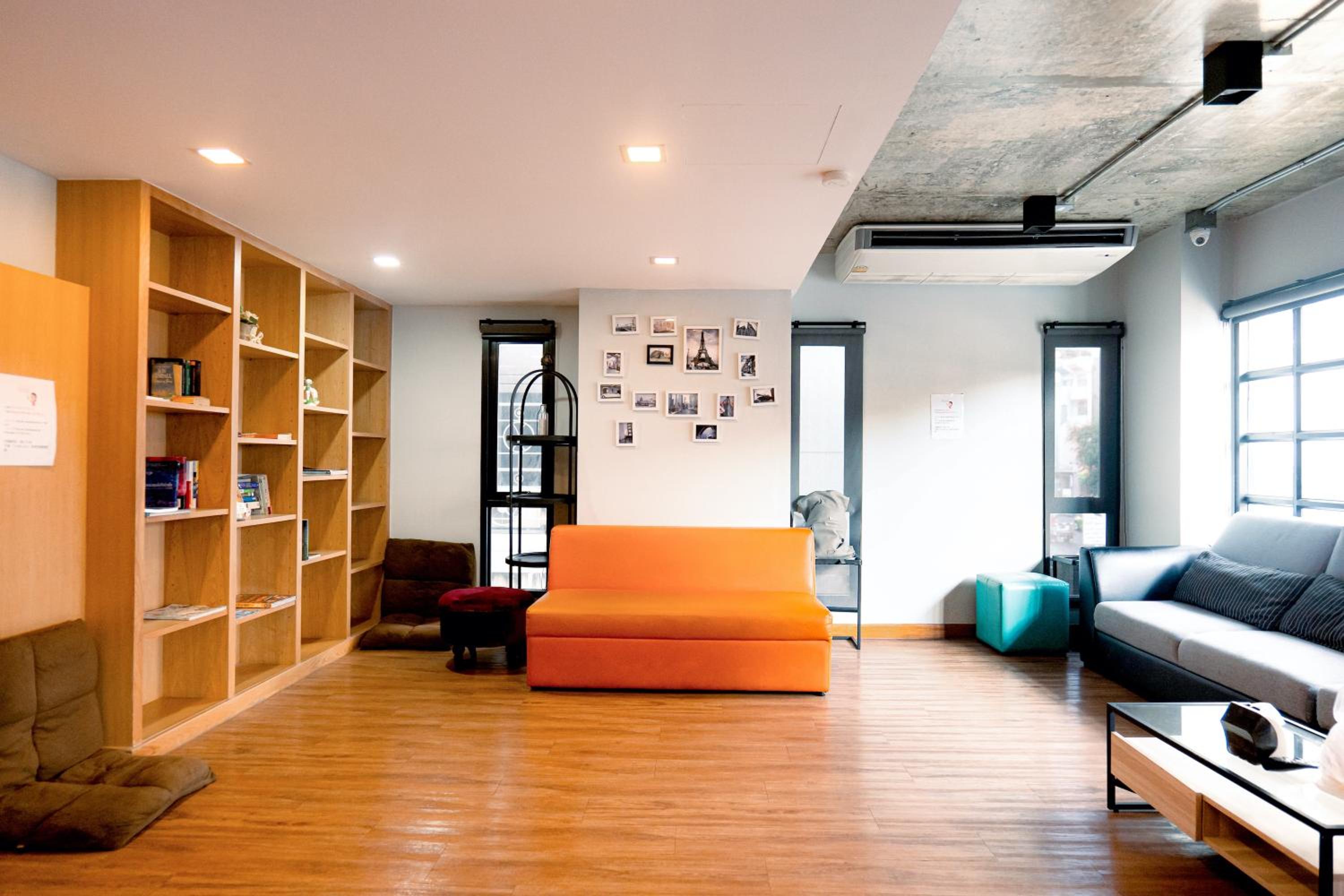 Travelier Hostel