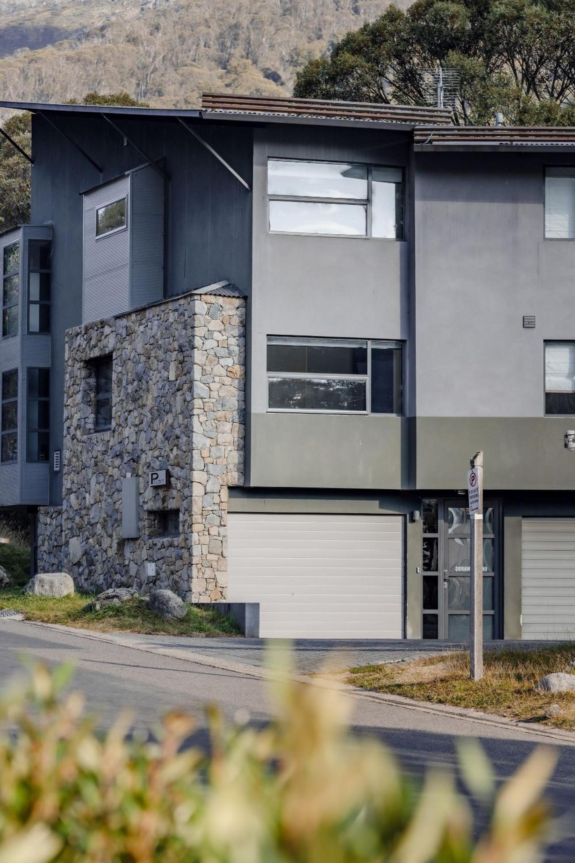 Hotel Pilot 01 Chalet - Image 1