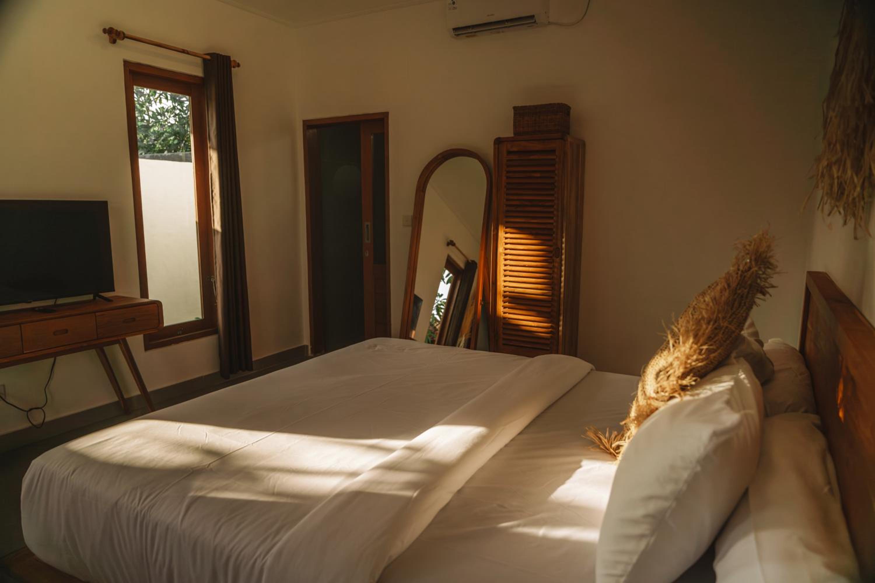 Amazing View - Big Pool and Garden - 2BDR Villa with Private Pool in CANGGU view 4