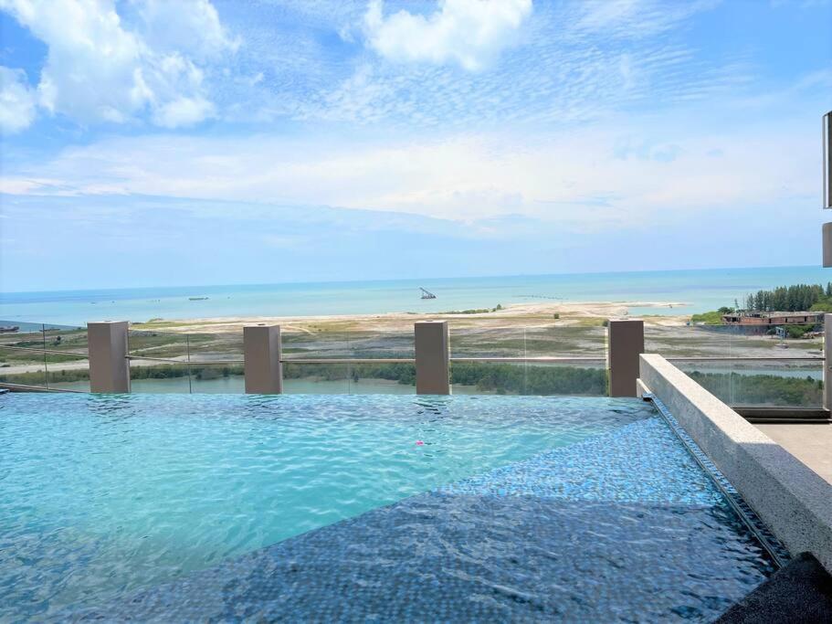 New Imperio Studio 2pax-sea-view melaka-bathub