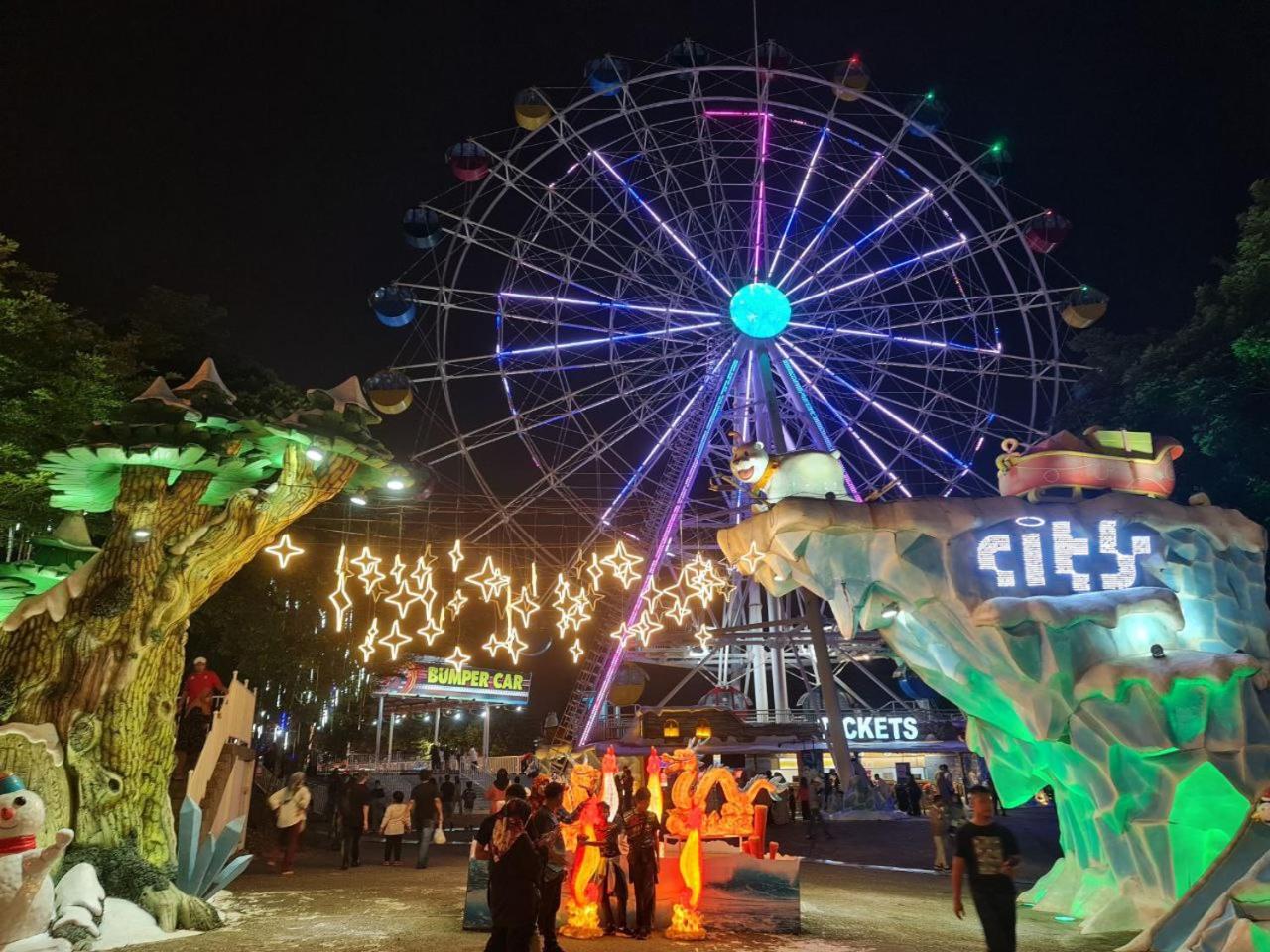I-City 2R,2B, FREE Wifi & 50inch SmartTV fit 1-9pax