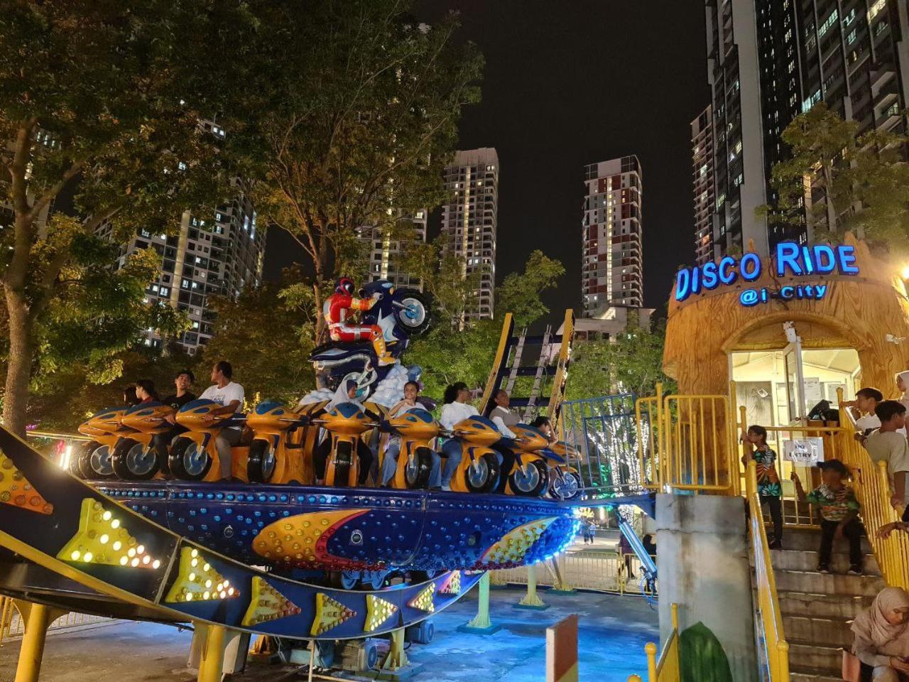 I-City 2R,2B, FREE Wifi & 50inch SmartTV fit 1-9pax