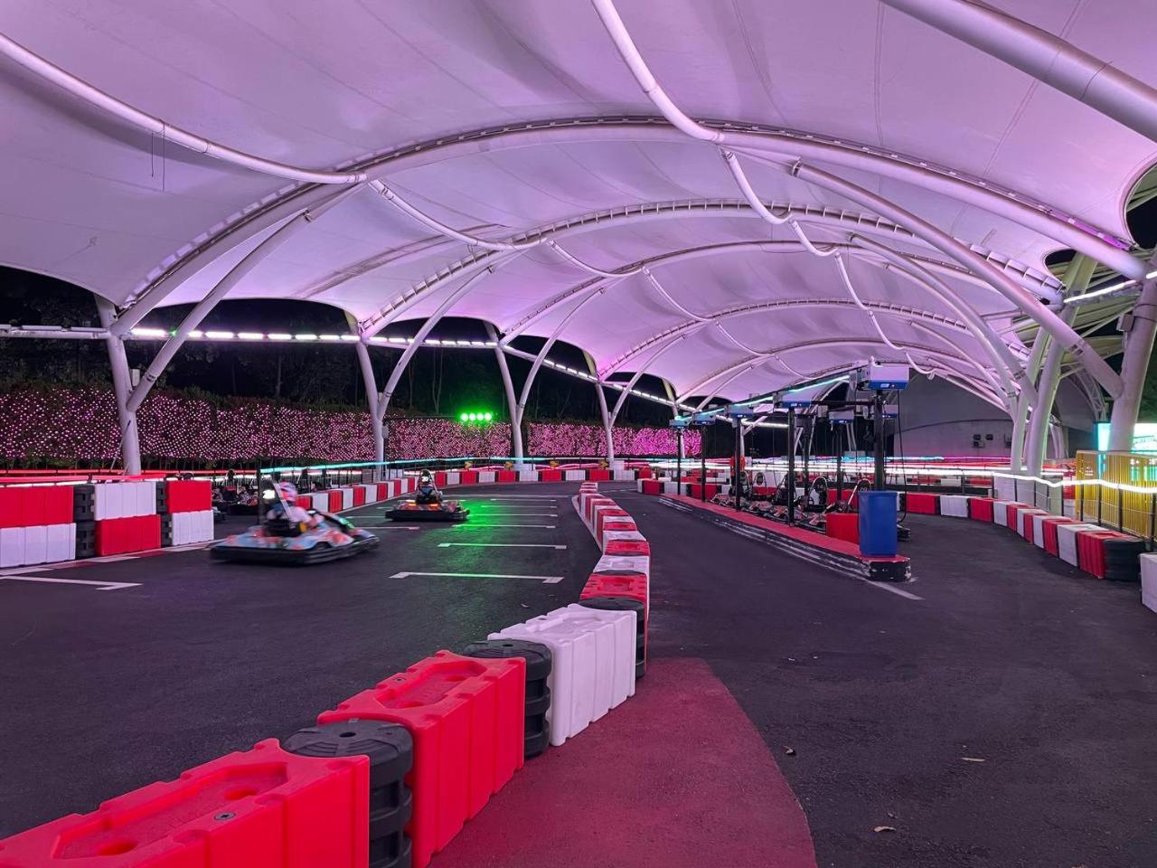 I-City 2R,2B, FREE Wifi & 50inch SmartTV fit 1-9pax
