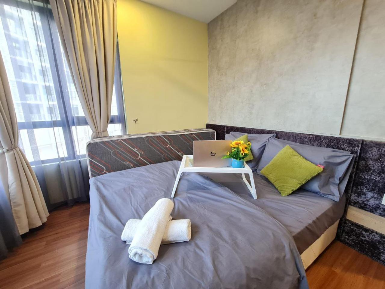 I-City 2R,2B, FREE Wifi & 50inch SmartTV fit 1-9pax