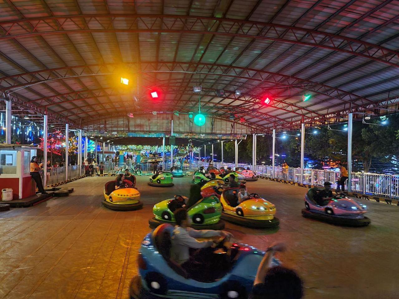 I-City 2R,2B, FREE Wifi & 50inch SmartTV fit 1-9pax