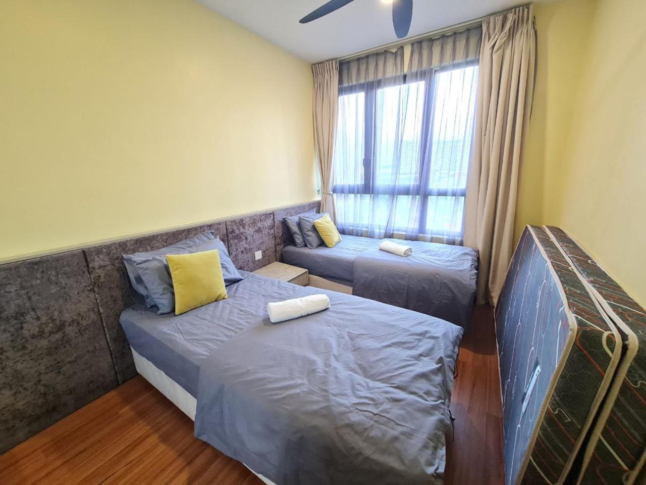 I-City 2R,2B, FREE Wifi & 50inch SmartTV fit 1-9pax