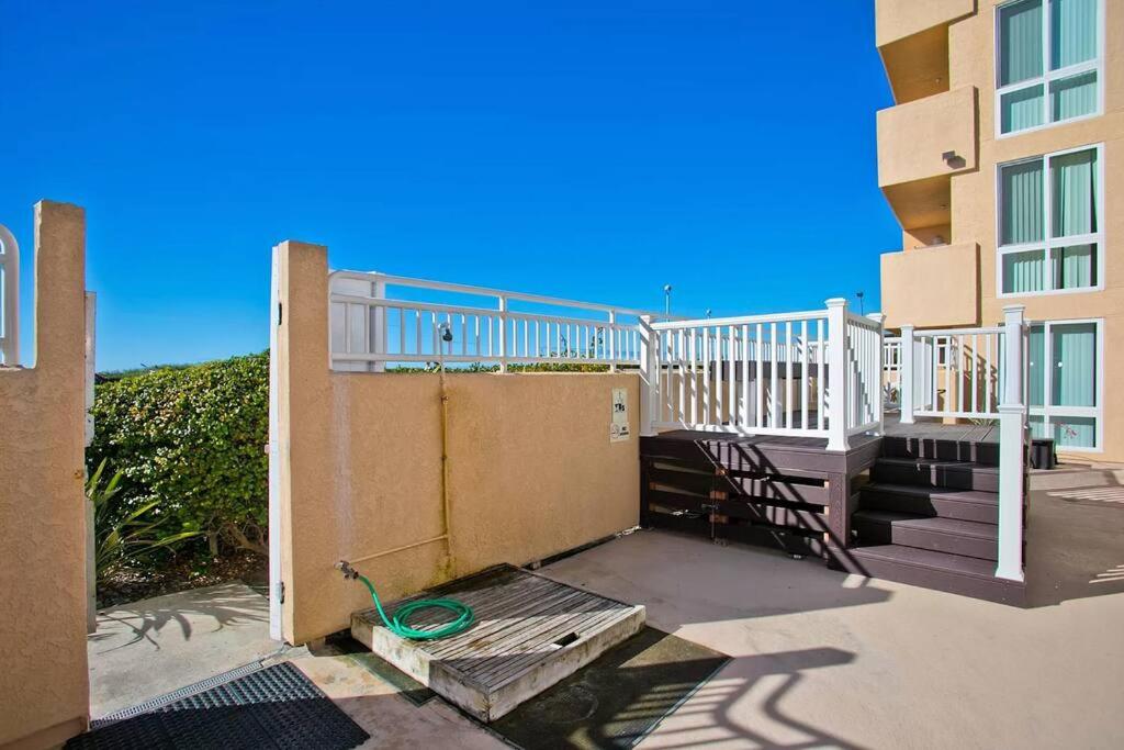 Seashore Retreat