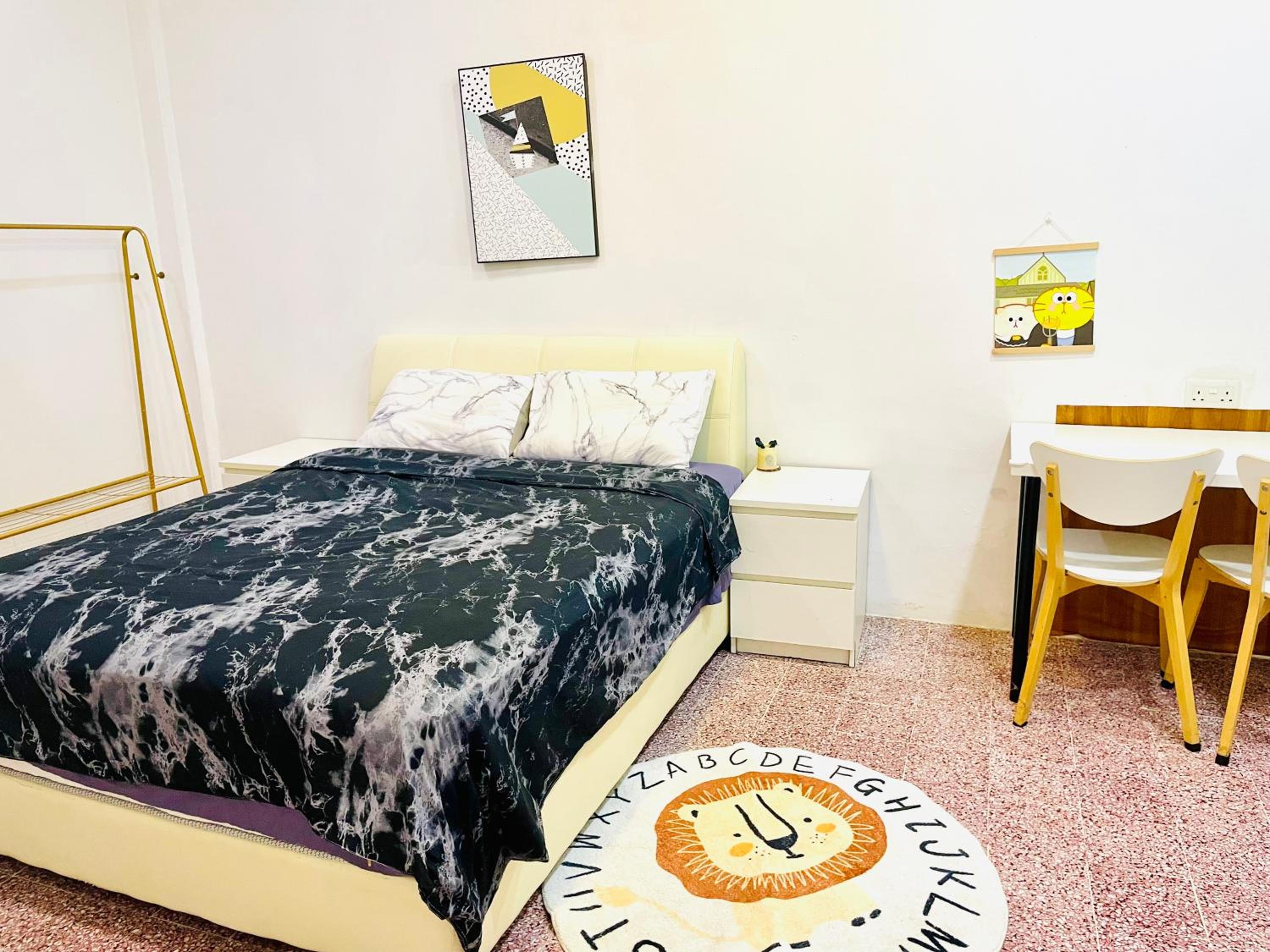 Convenient Rare house in central city