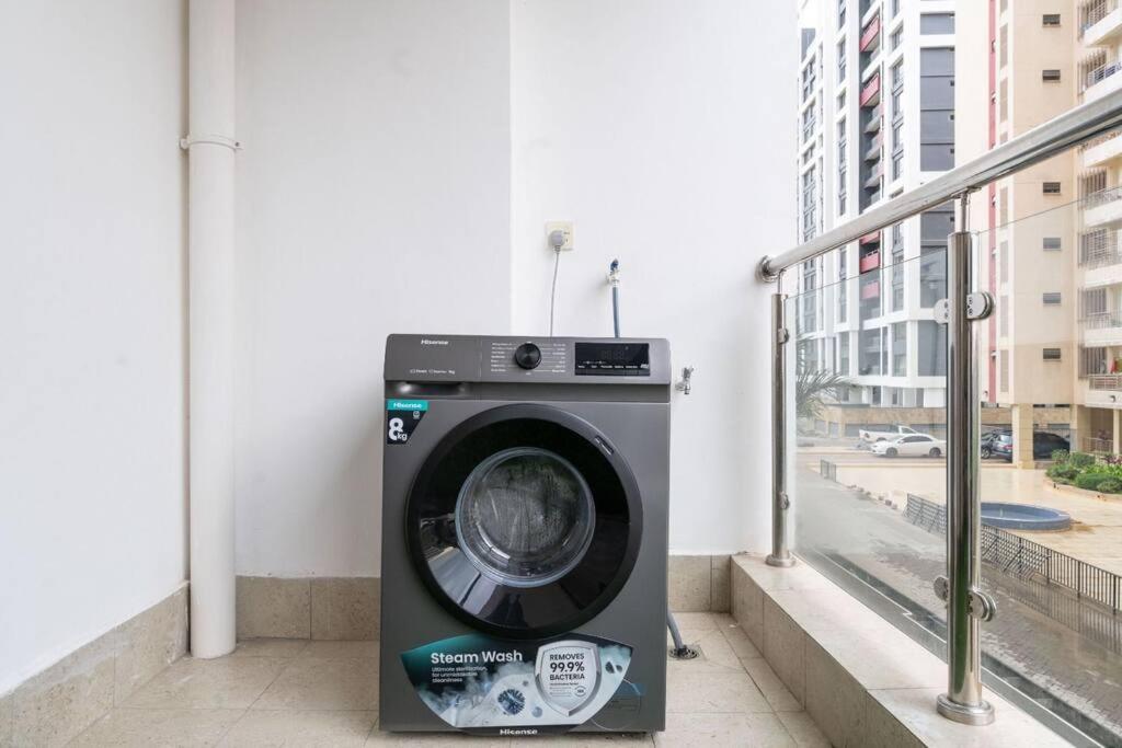 Executive 1Bdr Apt with Gym, pool & City View view 4