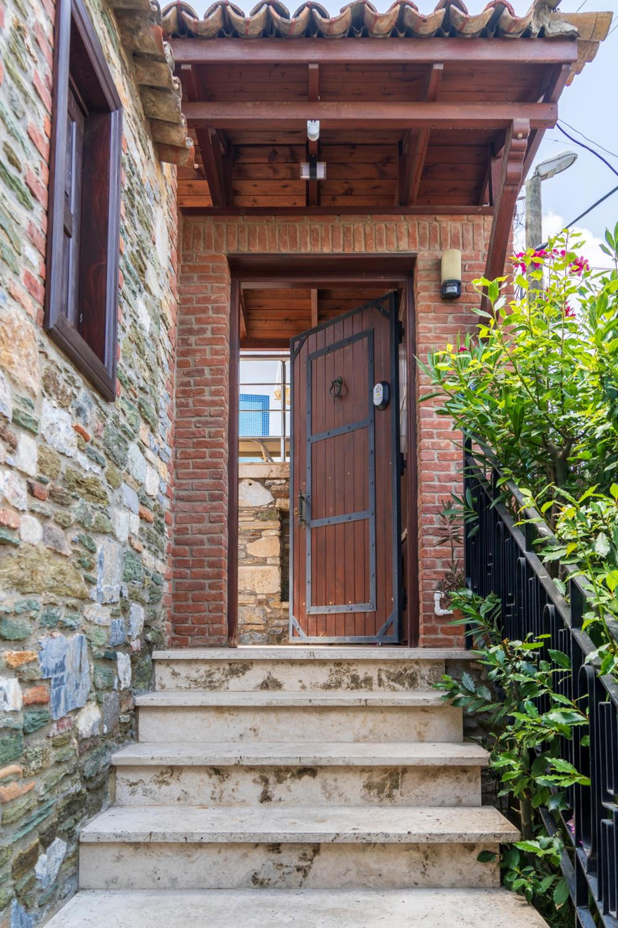 Ionia House