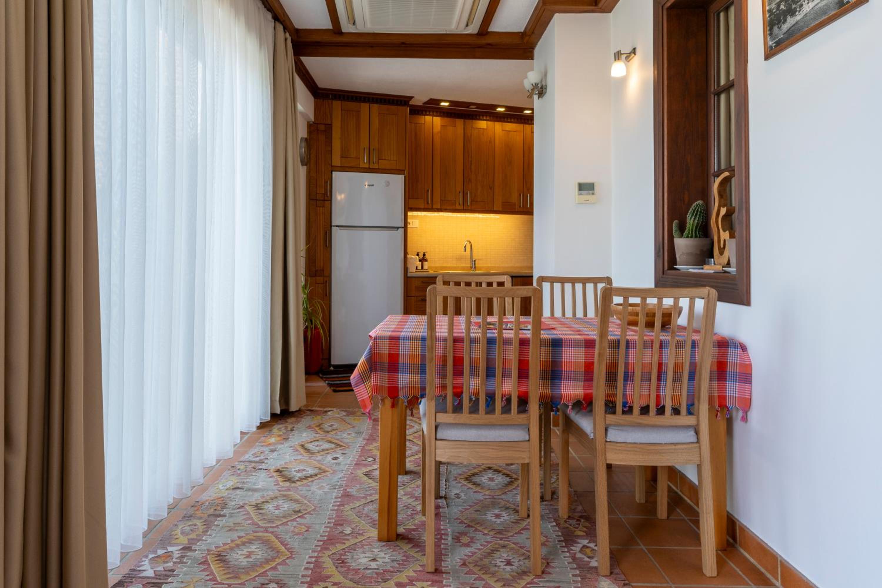 Ionia House