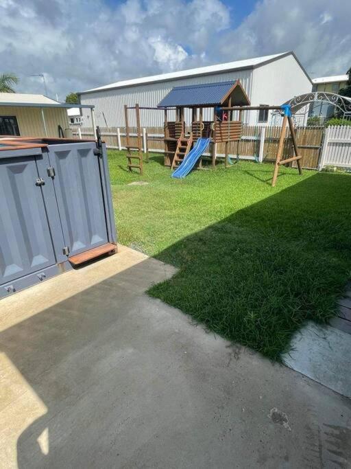 Retreat on Murray - Pool, Playground, Huge Deck!