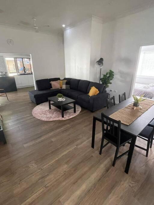 Retreat on Murray - Pool, Playground, Huge Deck!
