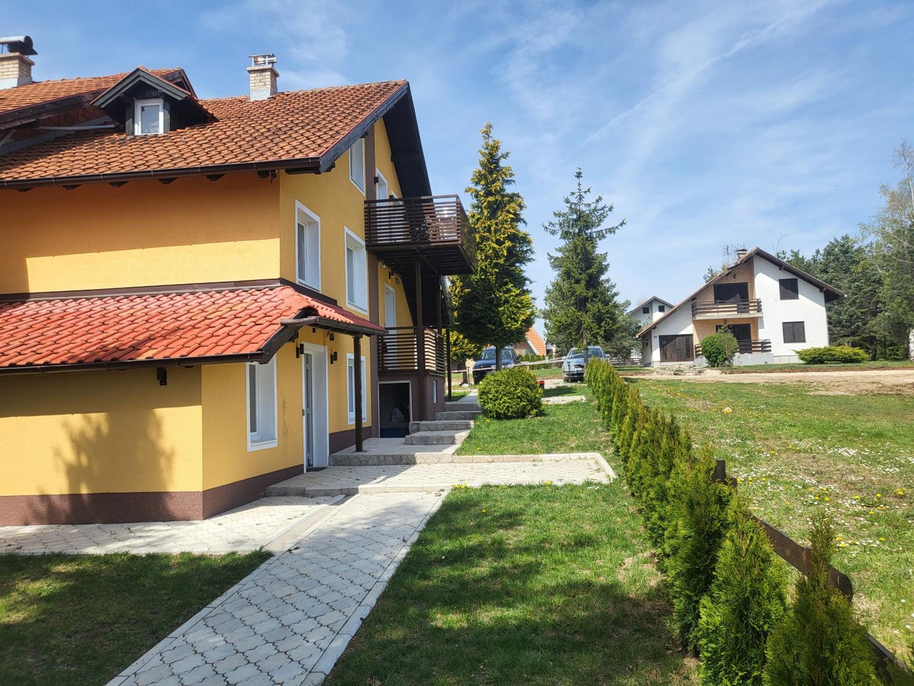 Photo 8