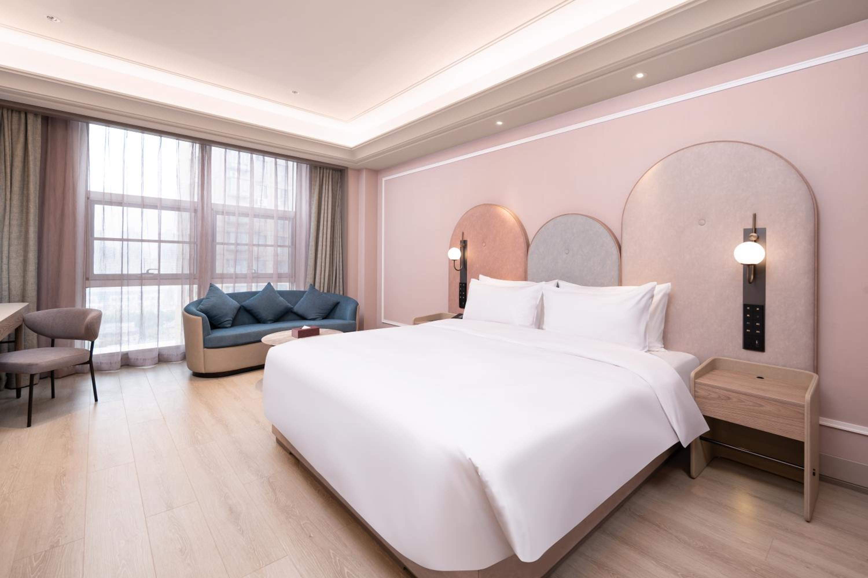 Mercure Yixing Wanda Plaza