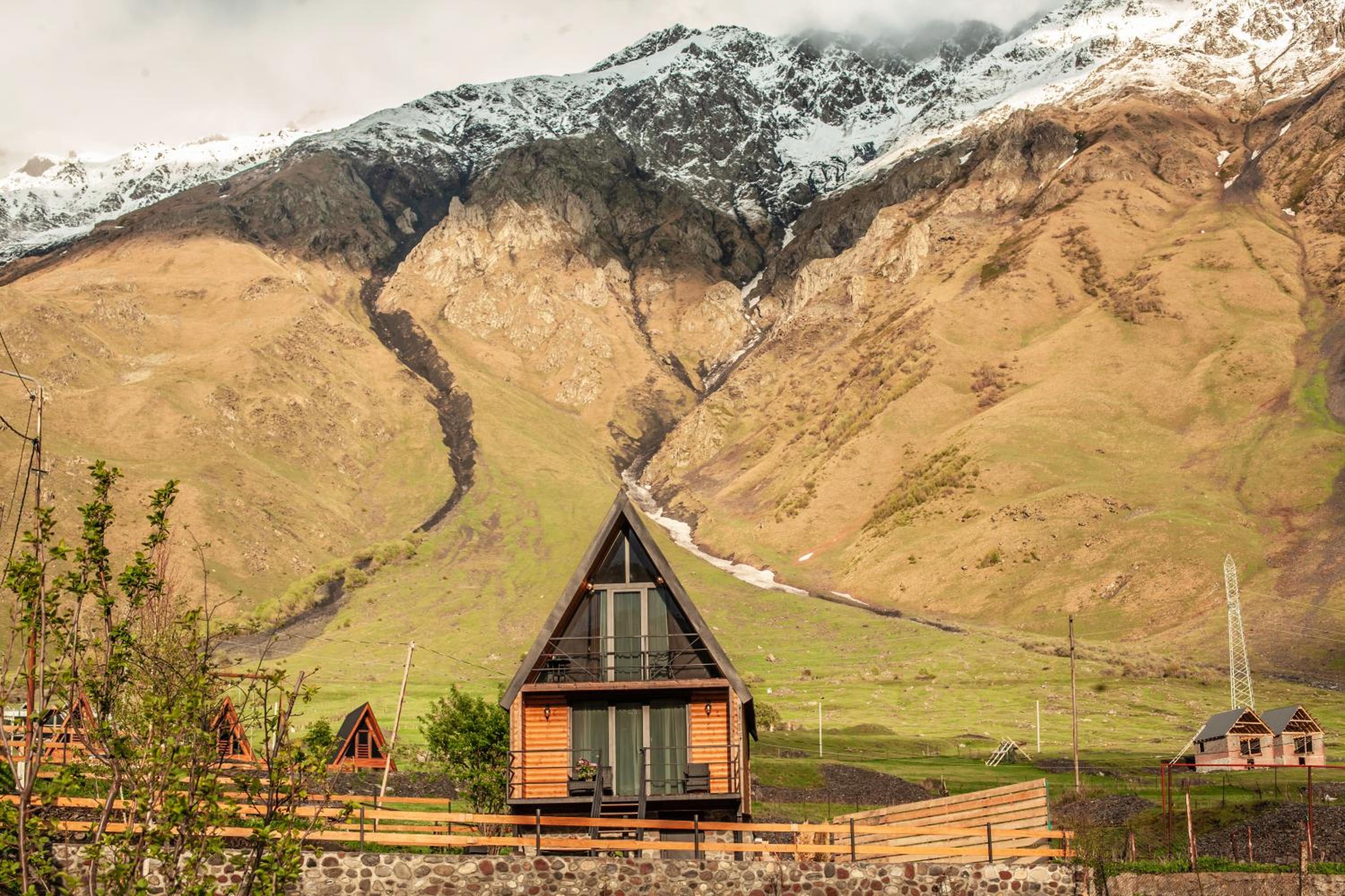 Sunset Cottage Kazbegi view 3
