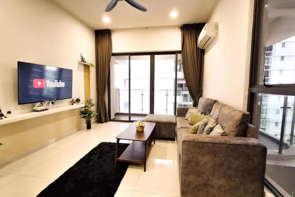 3BR Seaside Condo Johor Bahru 8-12pax
