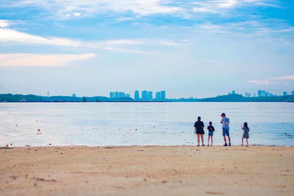 3BR Seaside Condo Johor Bahru 8-12pax