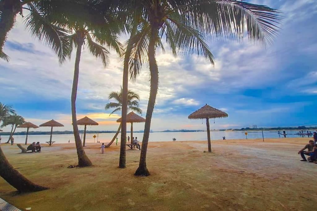 3BR Seaside Condo Johor Bahru 8-12pax
