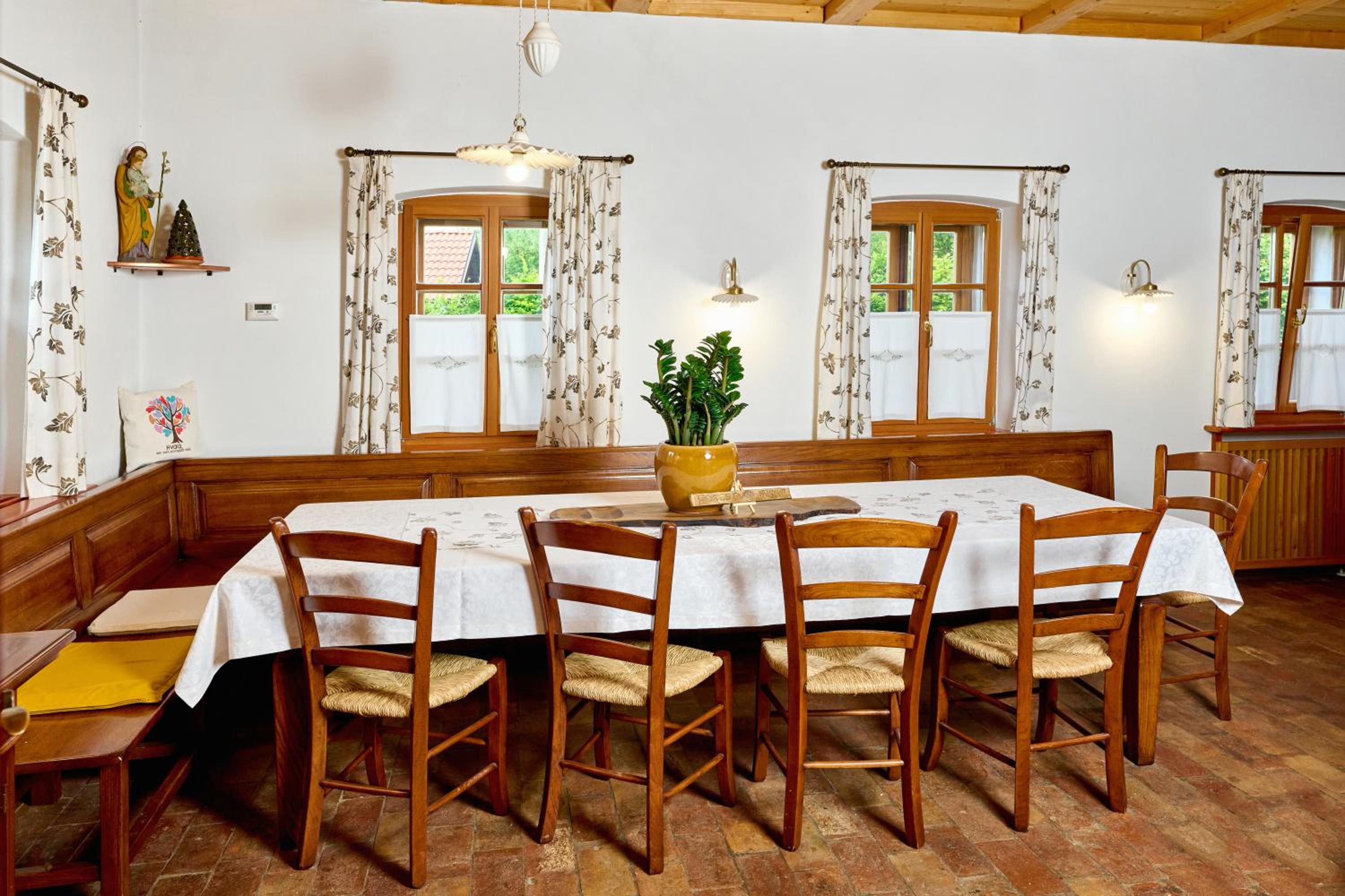 Four-Bedroom Villa Bajer