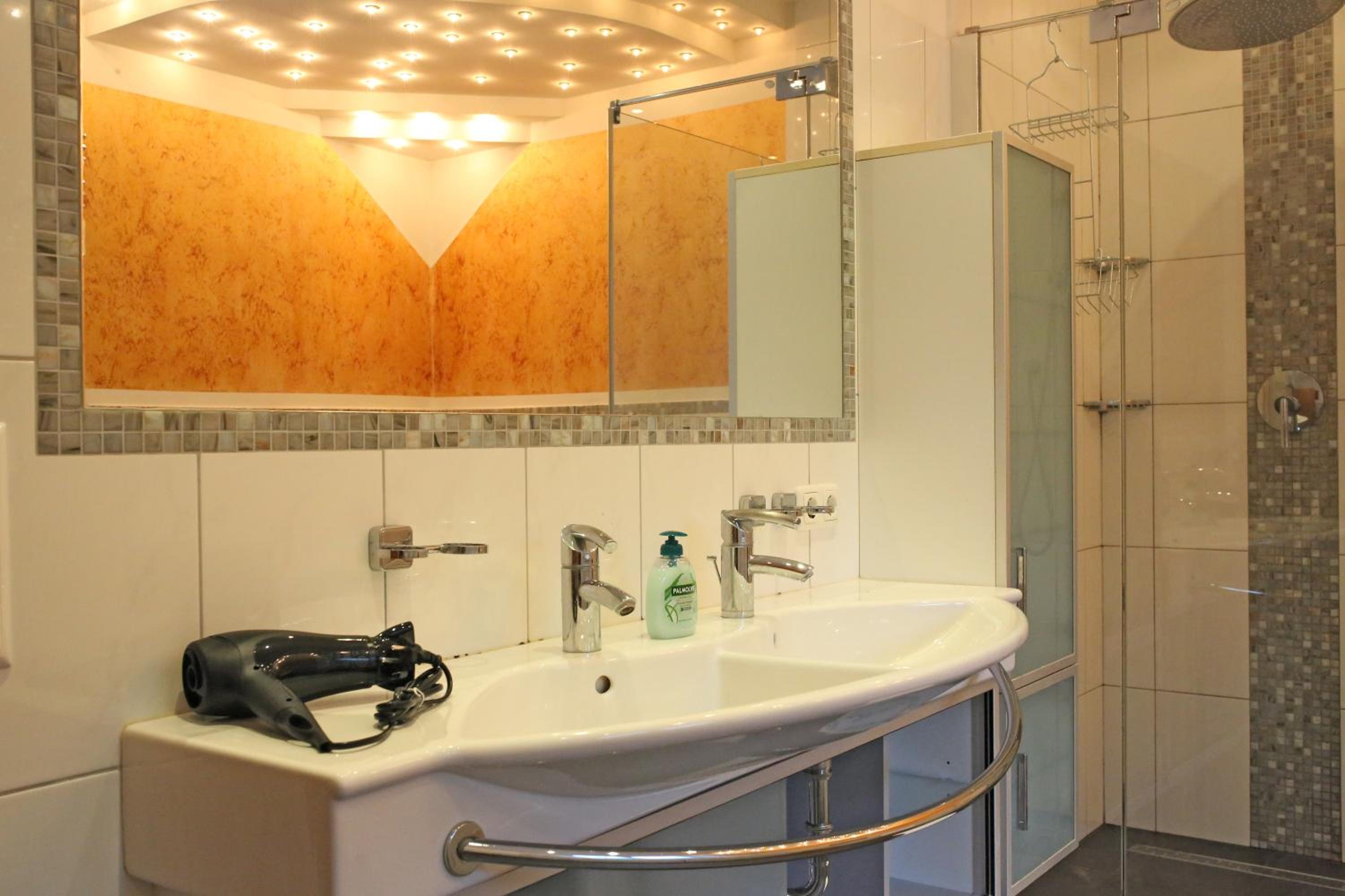 Self-Check In Apartmenthotel Seeglück