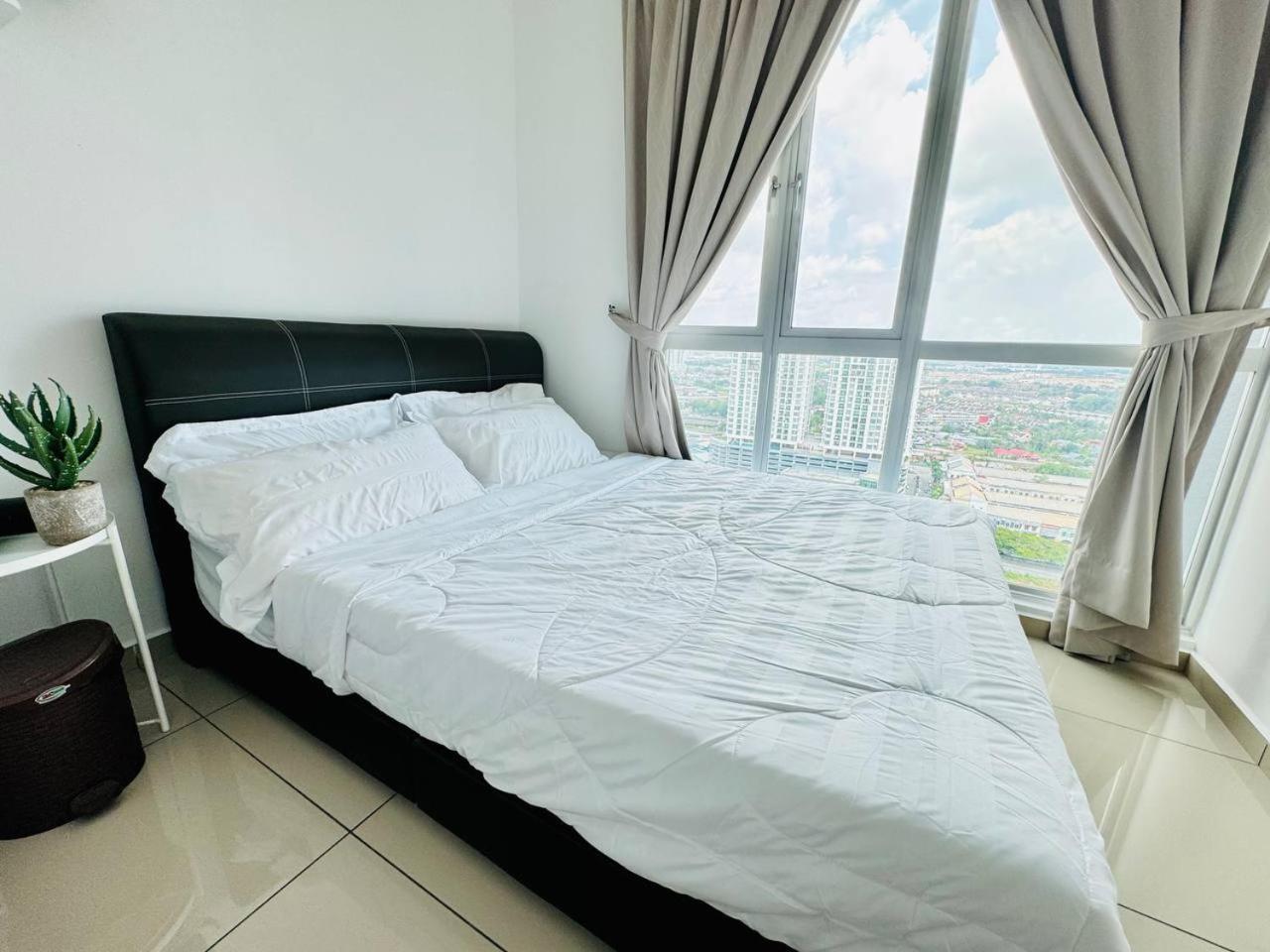 MARVEL Universe Retreat - Infinity Pool, Ps5, Private-Cinema with Pool-view Balcony - M4
