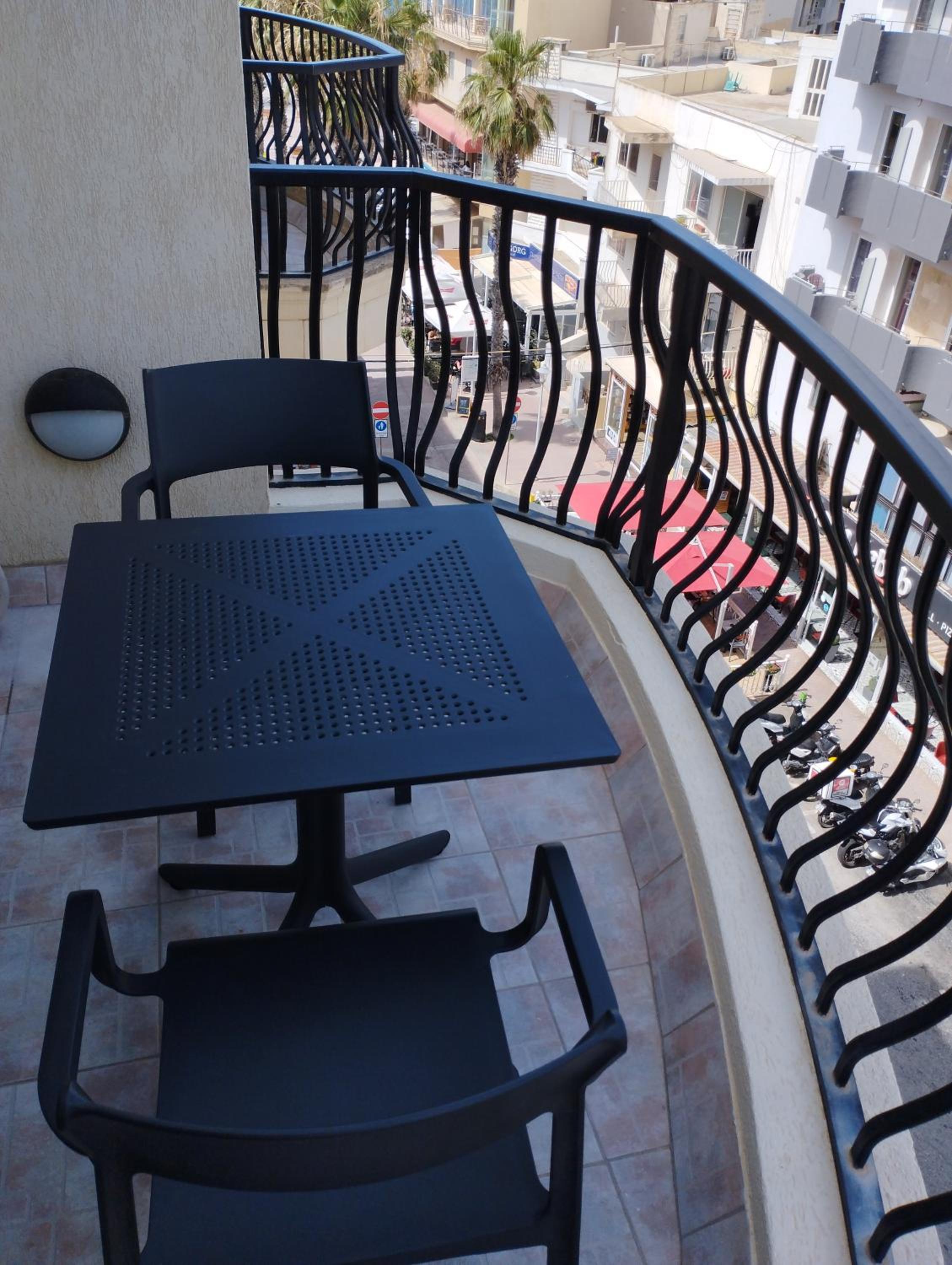 Perfect tourist accommodation in Bugibba square! photo 5