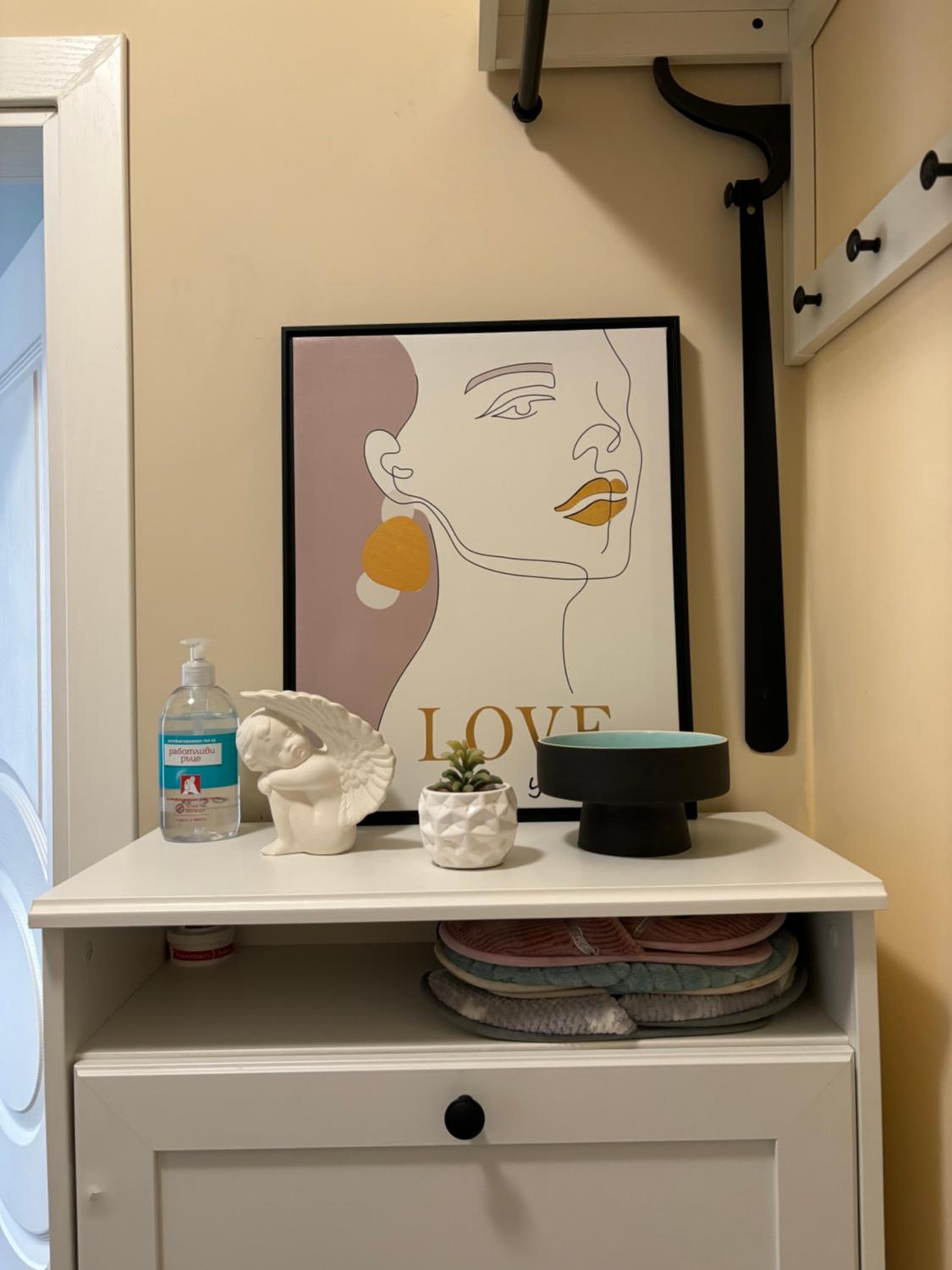 Modern, Cute and Comfy Apartment - FREE PRIVATE PARKING