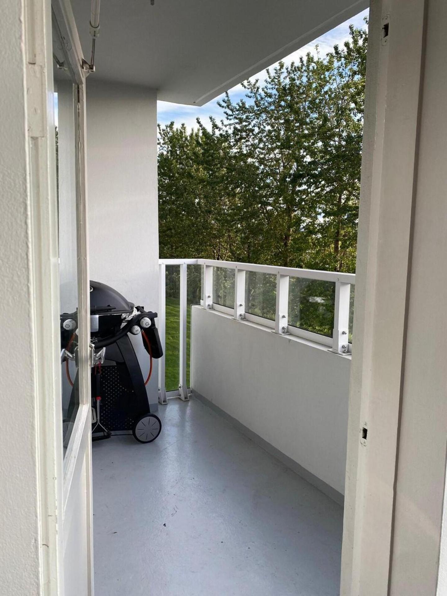 Bright and spacious 2 bedroom apartment in Rvk view 4
