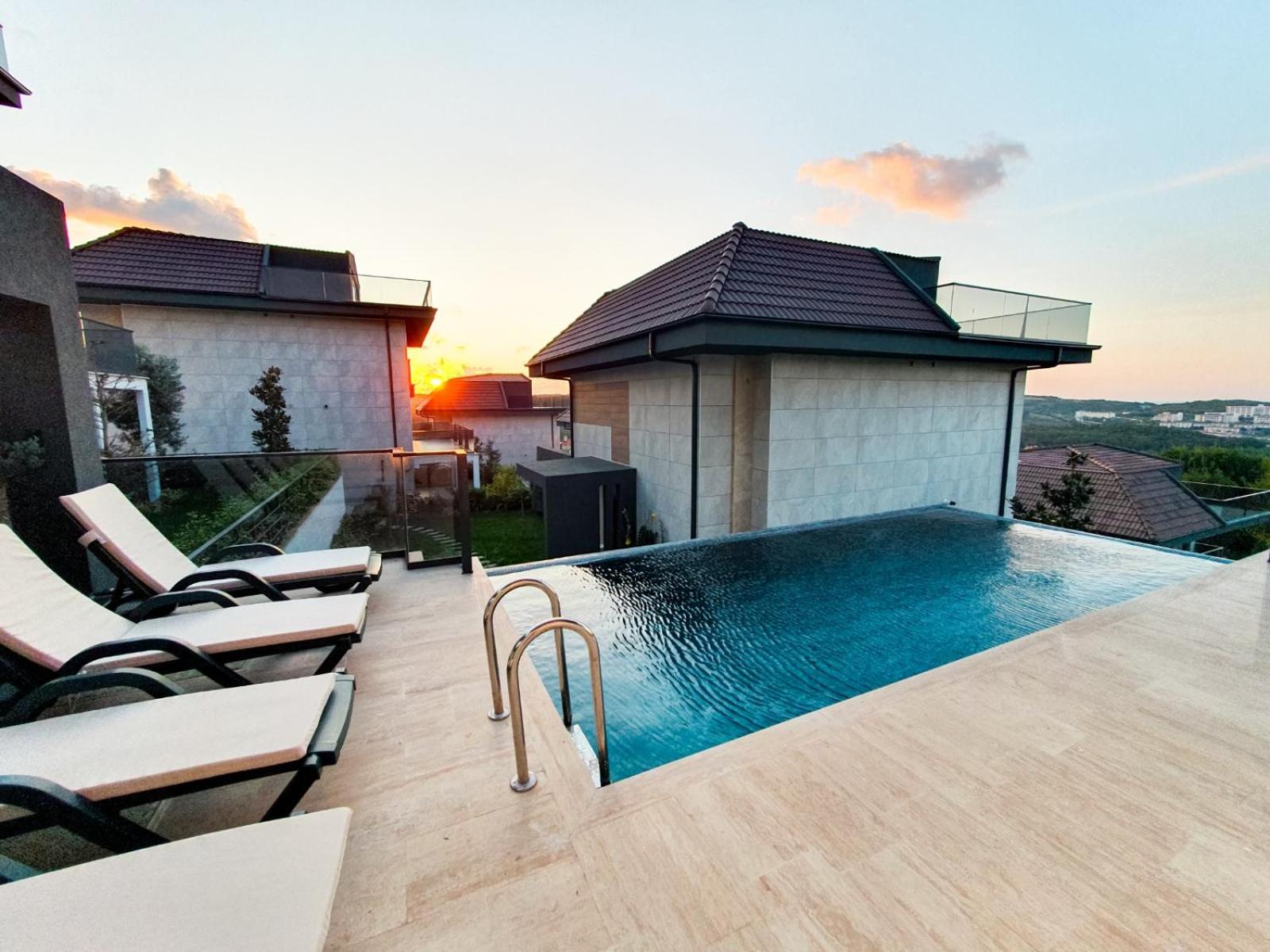 Royal Blue Istanbul - Luxury Villas