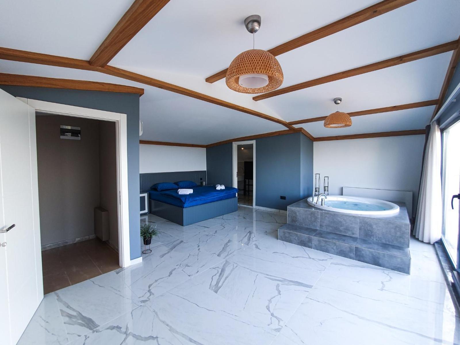 Royal Blue Istanbul - Luxury Villas
