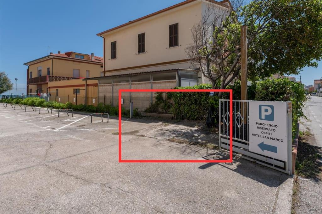 Appartamento Marotta Lungomare con Giardino e Parcheggio view 2