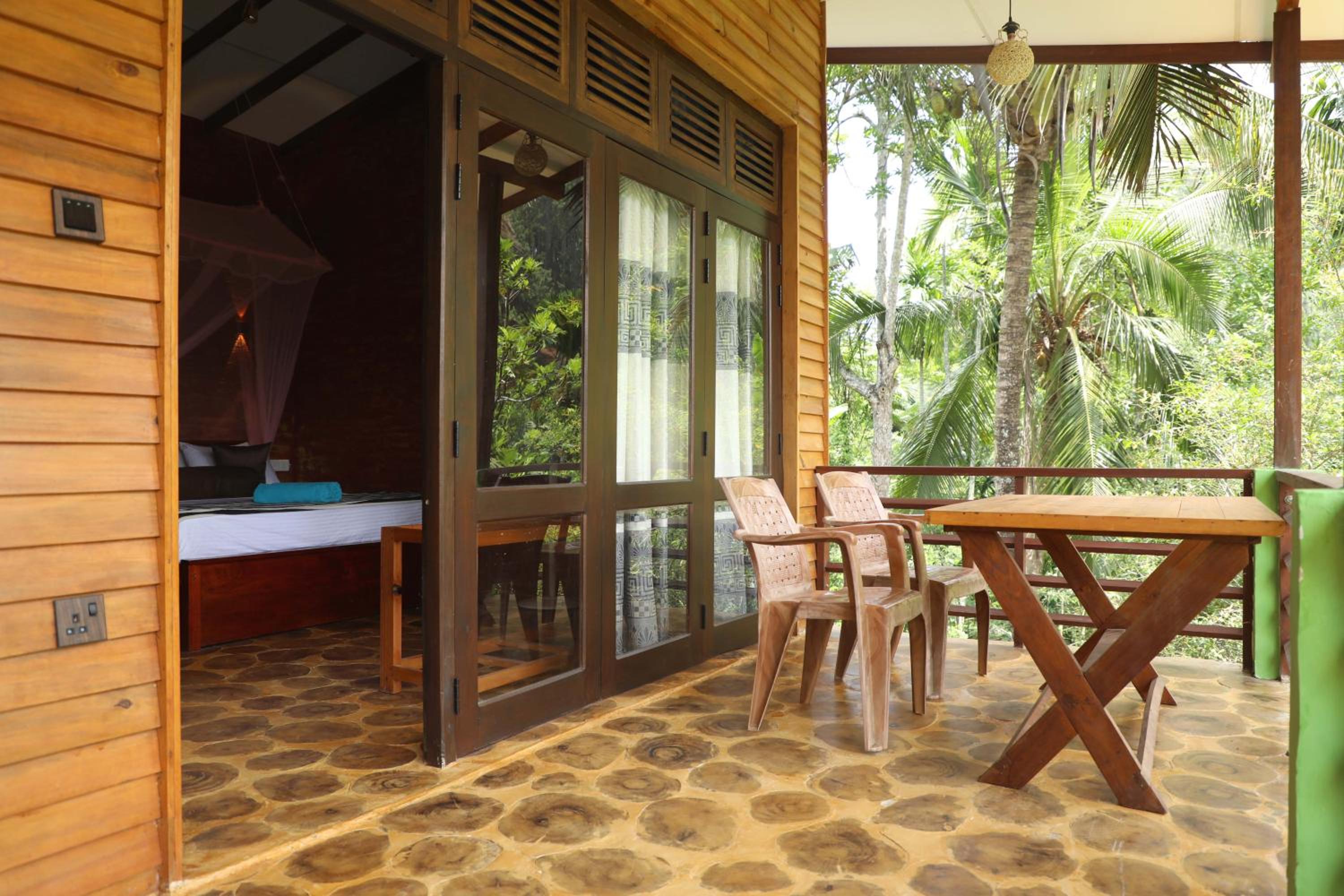 Nine Arch Jungle Inn view 4