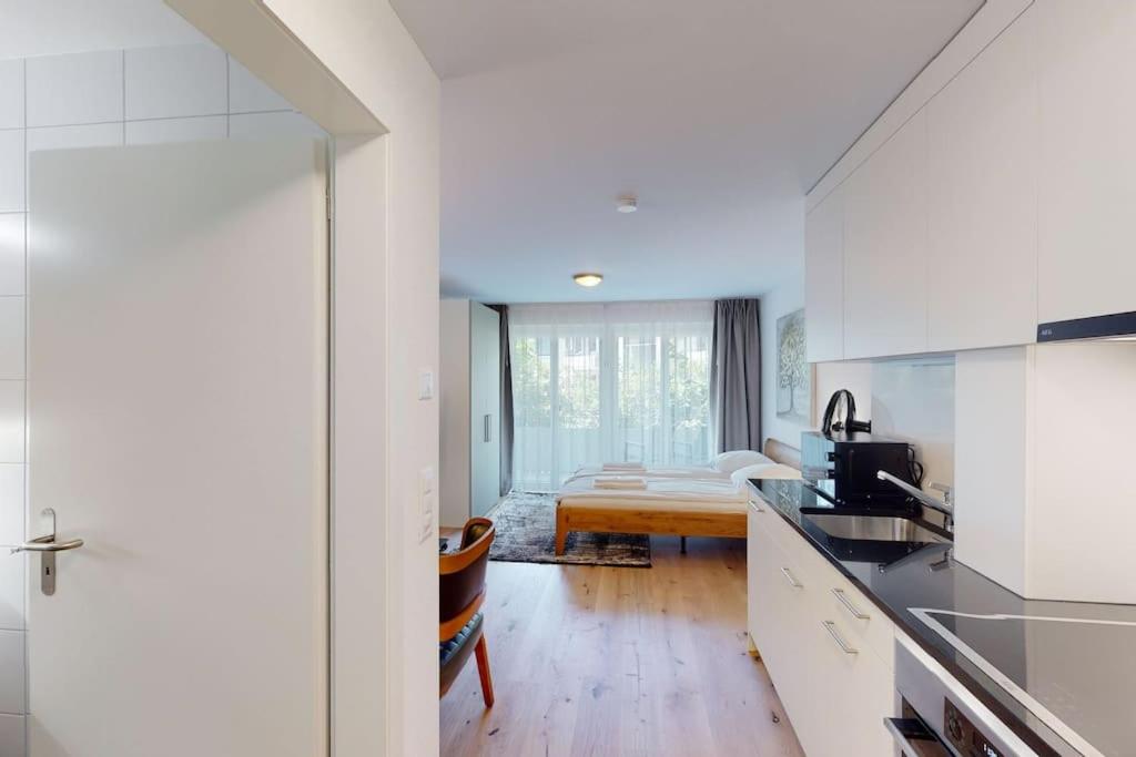 Modern studio - Sun 5