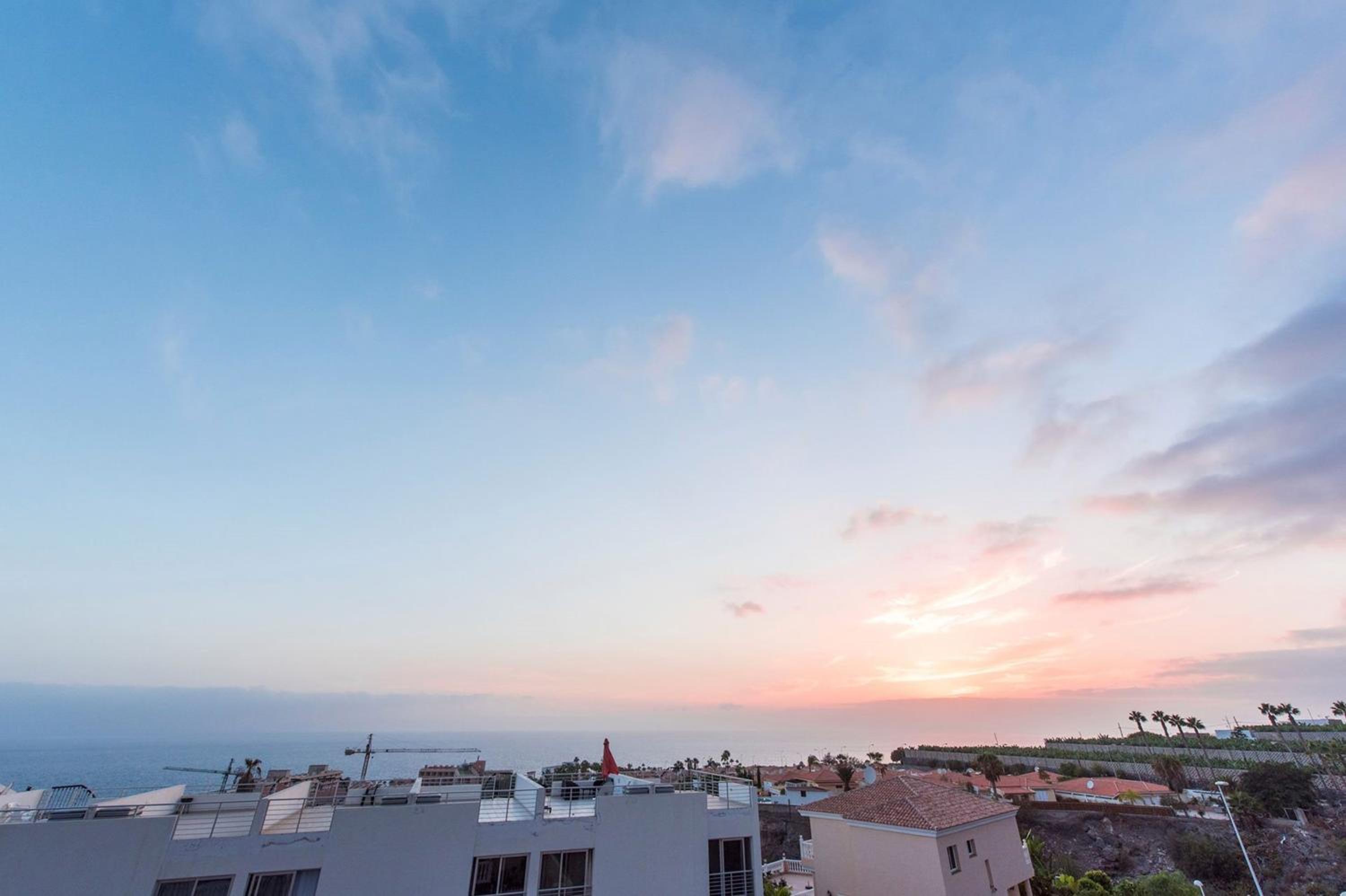 Villa Naranja with private heated pool, sea views, air conditioning, terrace, ITV and BBC channels, Wifi view 4