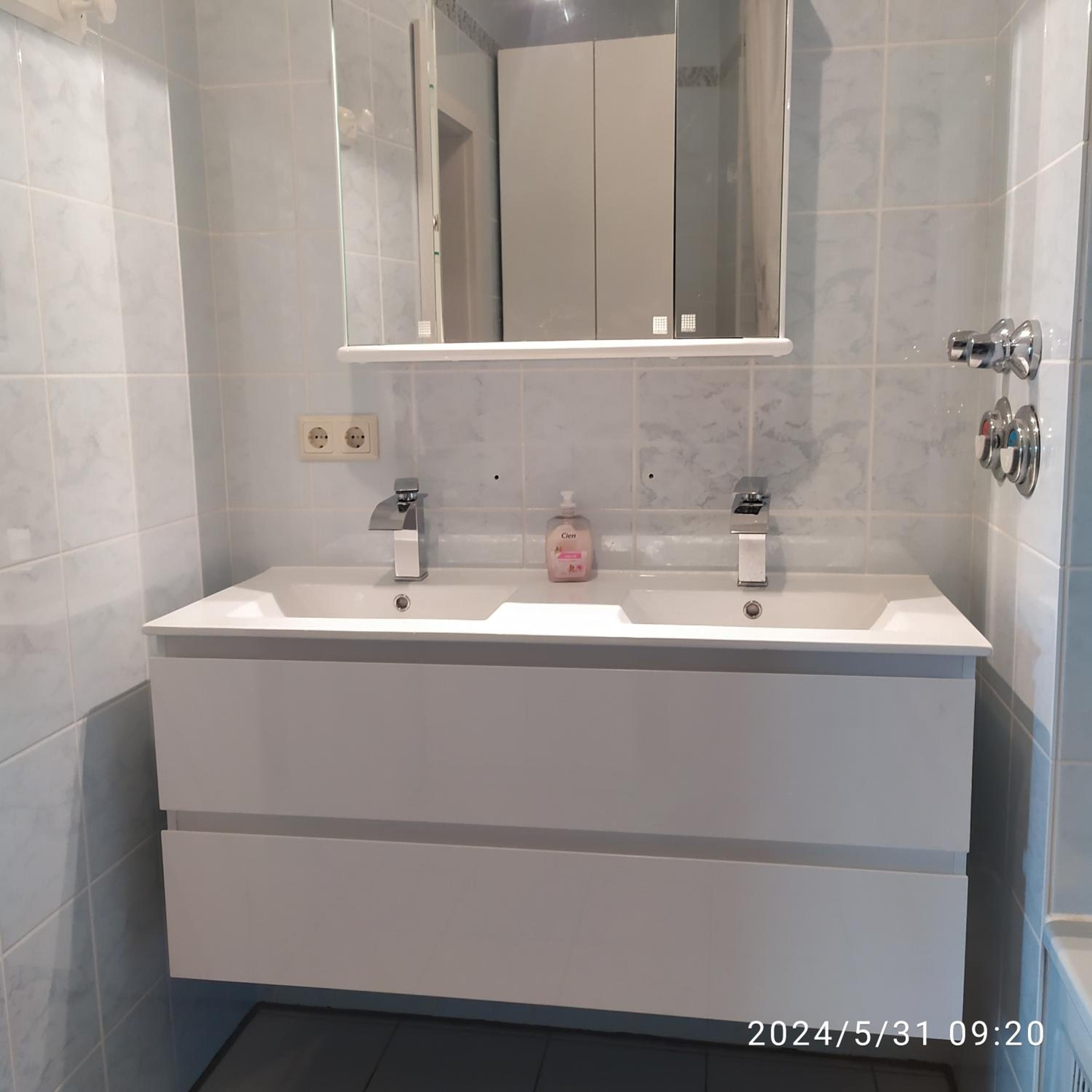 QUIET PEACEFUL 2BR apartment with parking in KIRCHBERG view 5