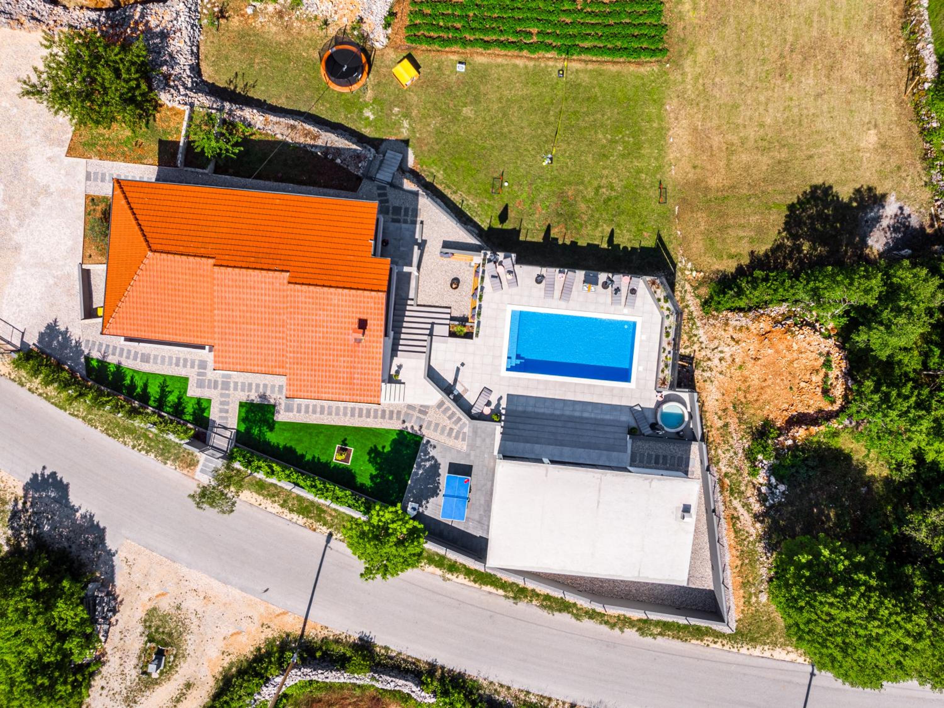 Jackal Holiday House with a heated pool and a jacuzzi