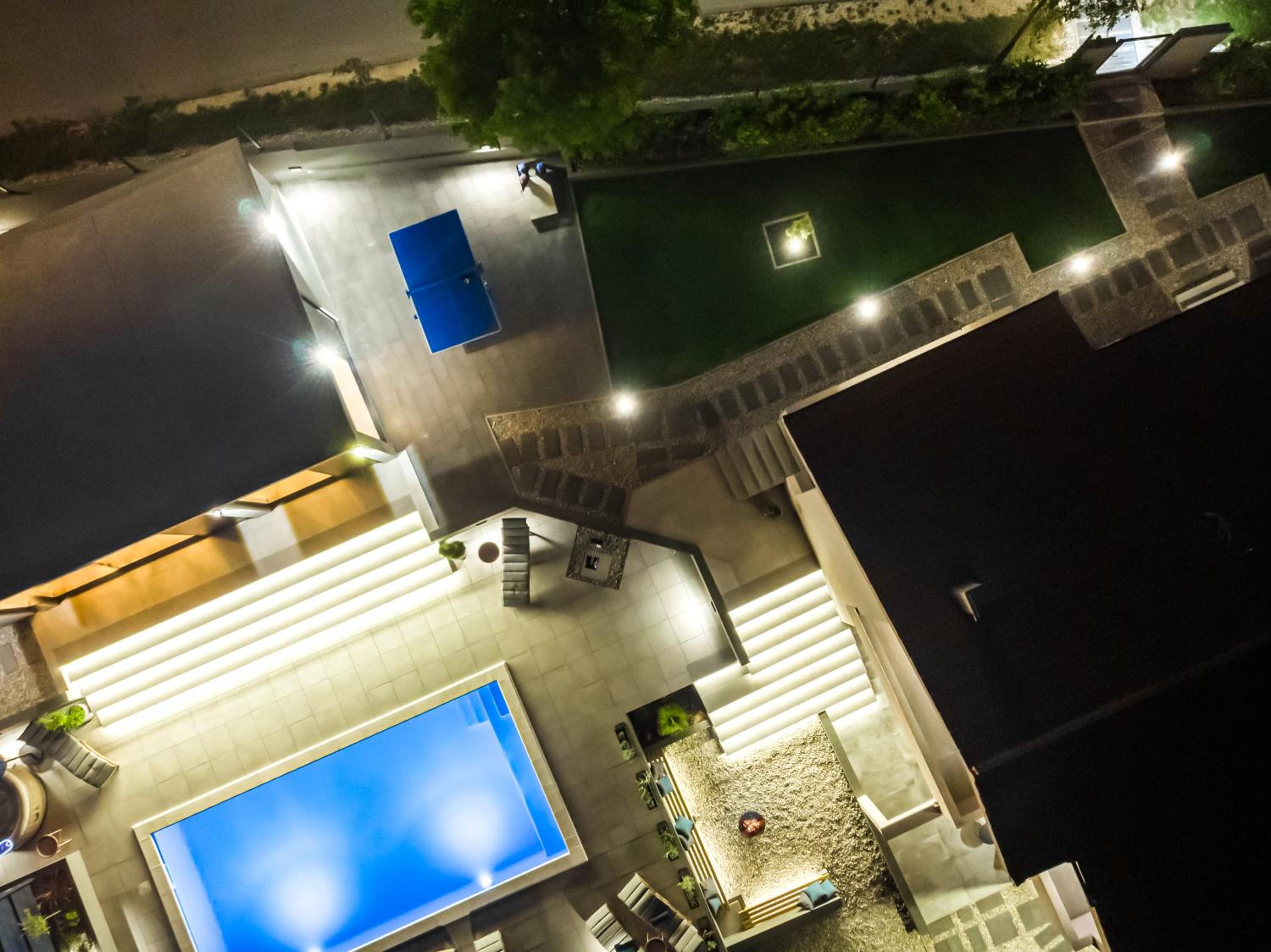 Jackal Holiday House with a heated pool and a jacuzzi