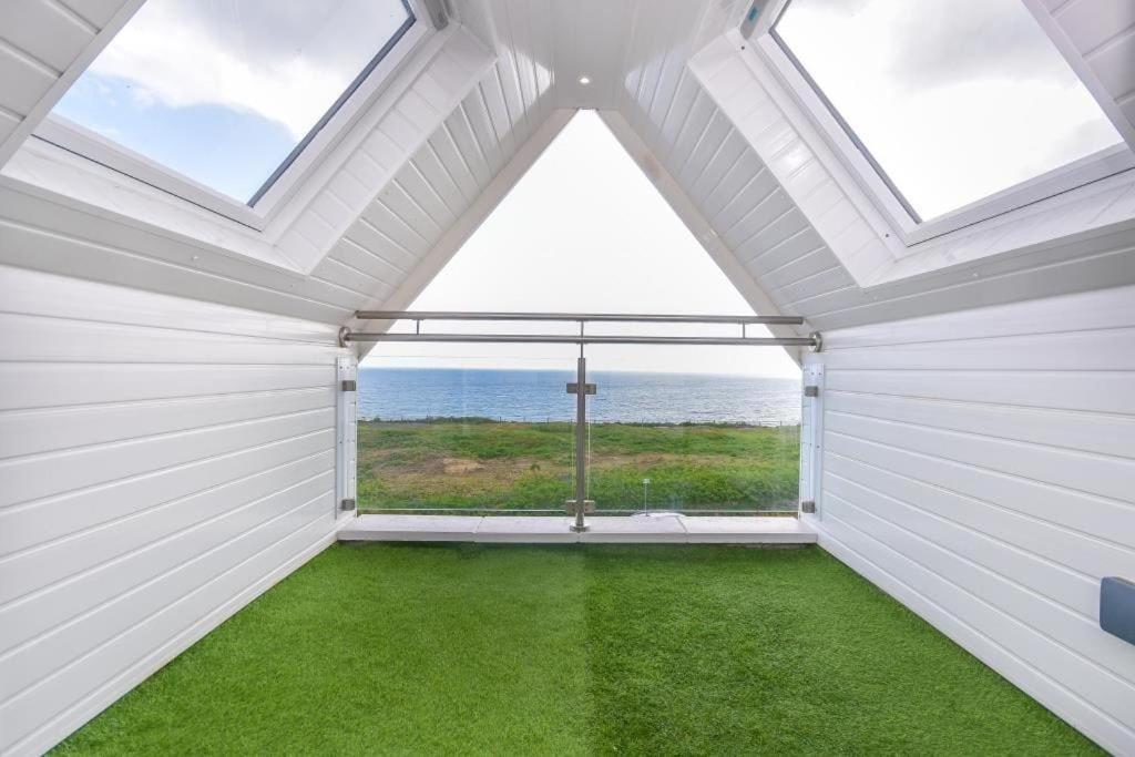 VIEWPOINT 3 by BOURNECOAST - A Clifftop Apartment with Captivating Sea Views and Balcony - FM6184 view 2
