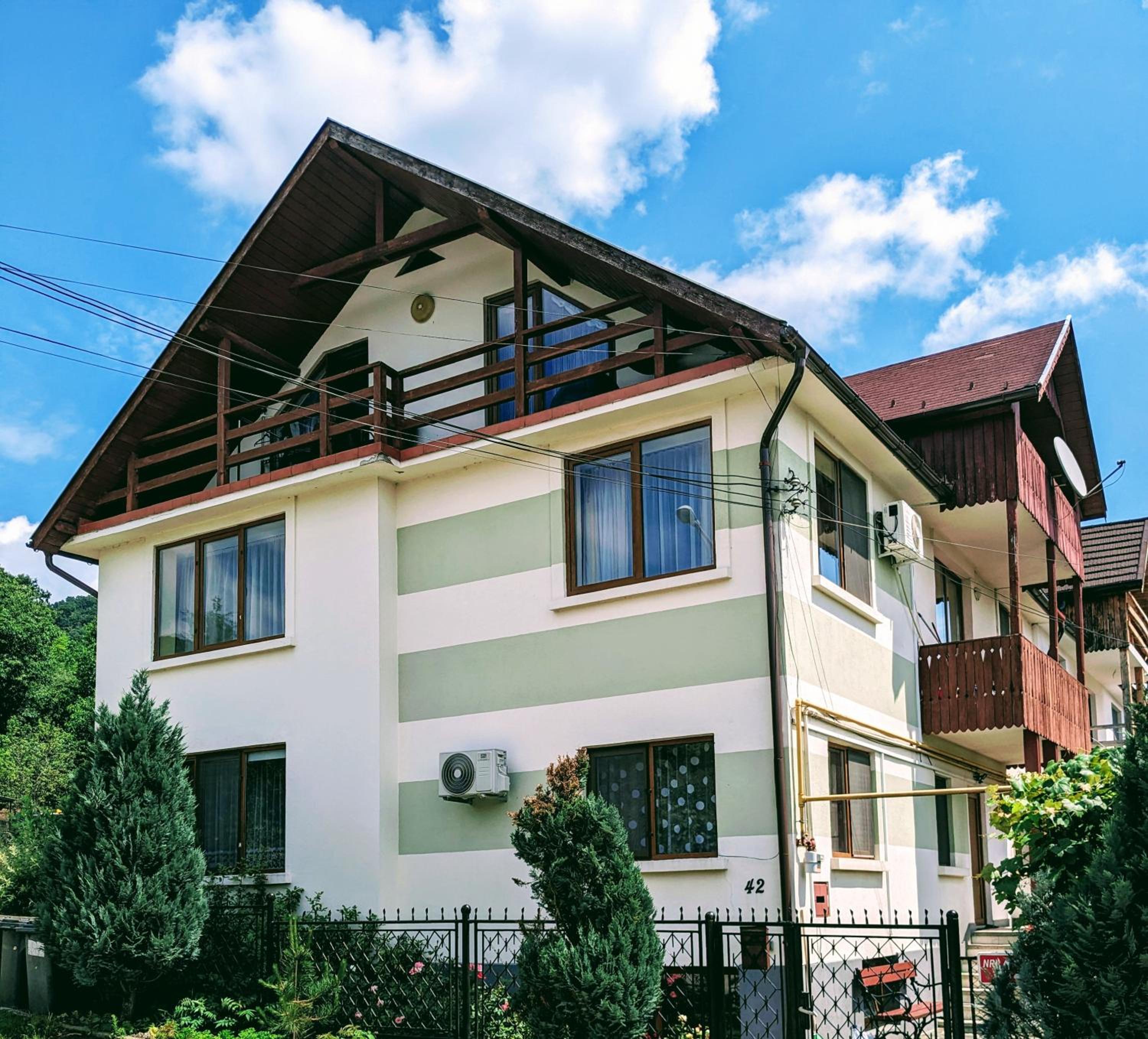 Casa Costin view 3