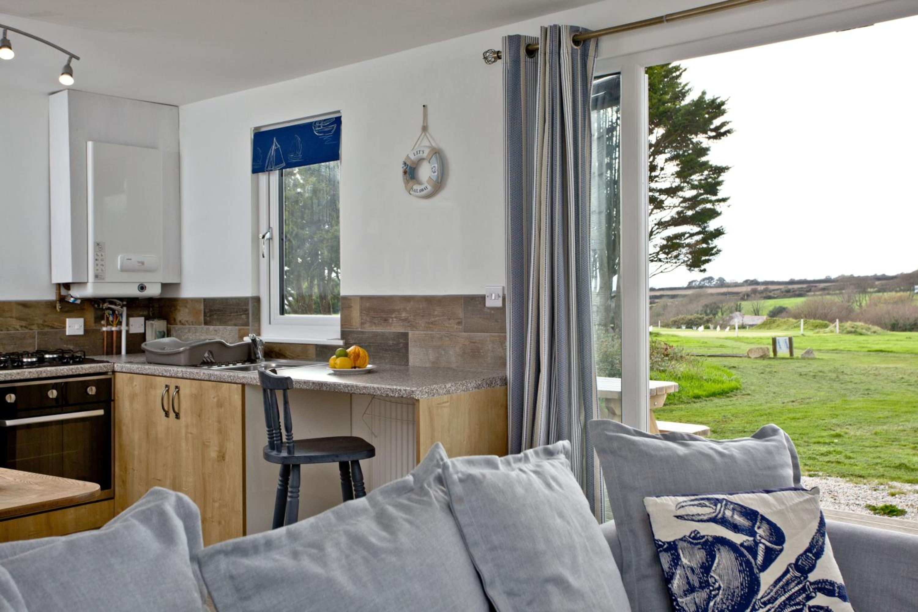 Wheal Tor - Free WiFi - Parking - Pet Friendly - On-site Activities view 5