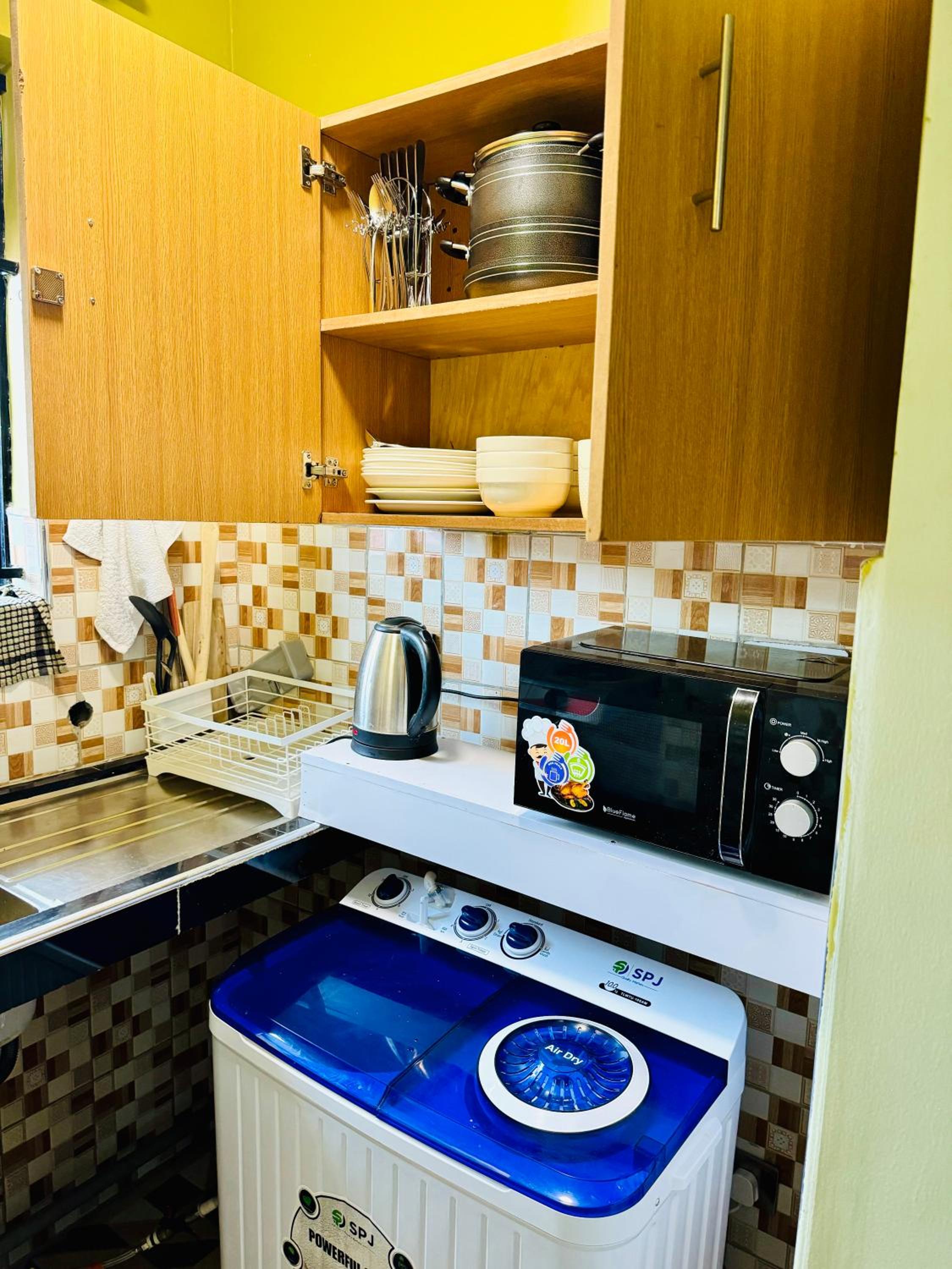 Fivas Residences