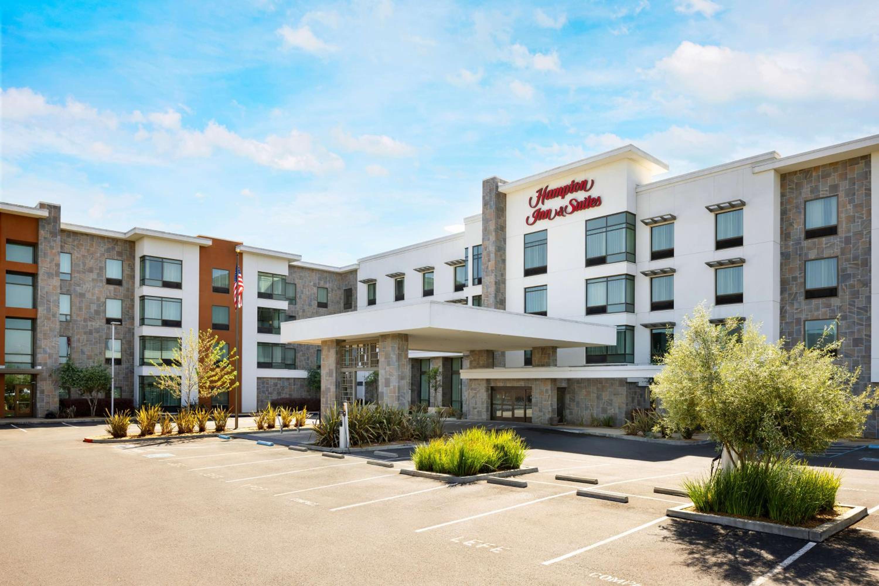 Hotel Hampton Inn & Suites - Napa, CA - Image 1