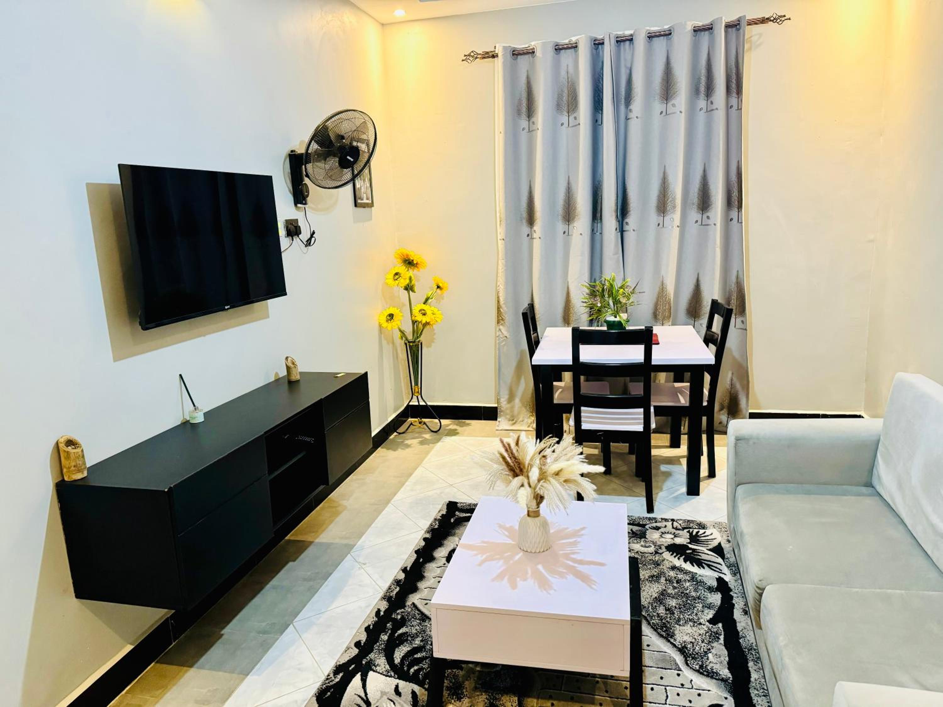 Fivas Residences