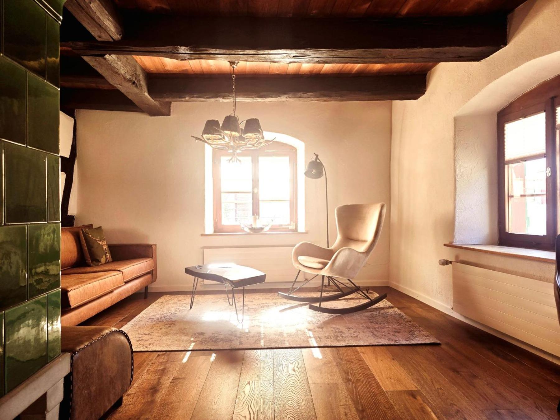 Chalet Happy Cow - Top Lage nähe Bodensee, Rheinfall, Schaffhausen & Zürich - Ländliche Idylle mit Privat-Parkplatz und viel Komfort - 120m2 - 3 Stockwerke