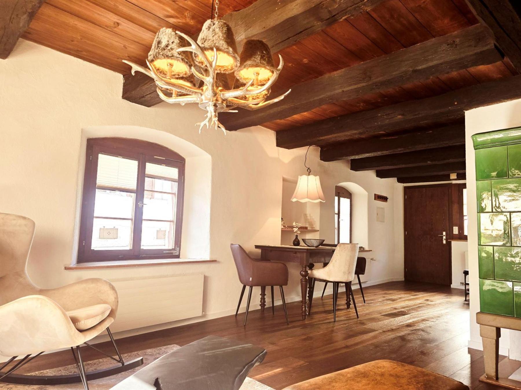 Chalet Happy Cow - Top Lage nähe Bodensee, Rheinfall, Schaffhausen & Zürich - Ländliche Idylle mit Privat-Parkplatz und viel Komfort - 120m2 - 3 Stockwerke