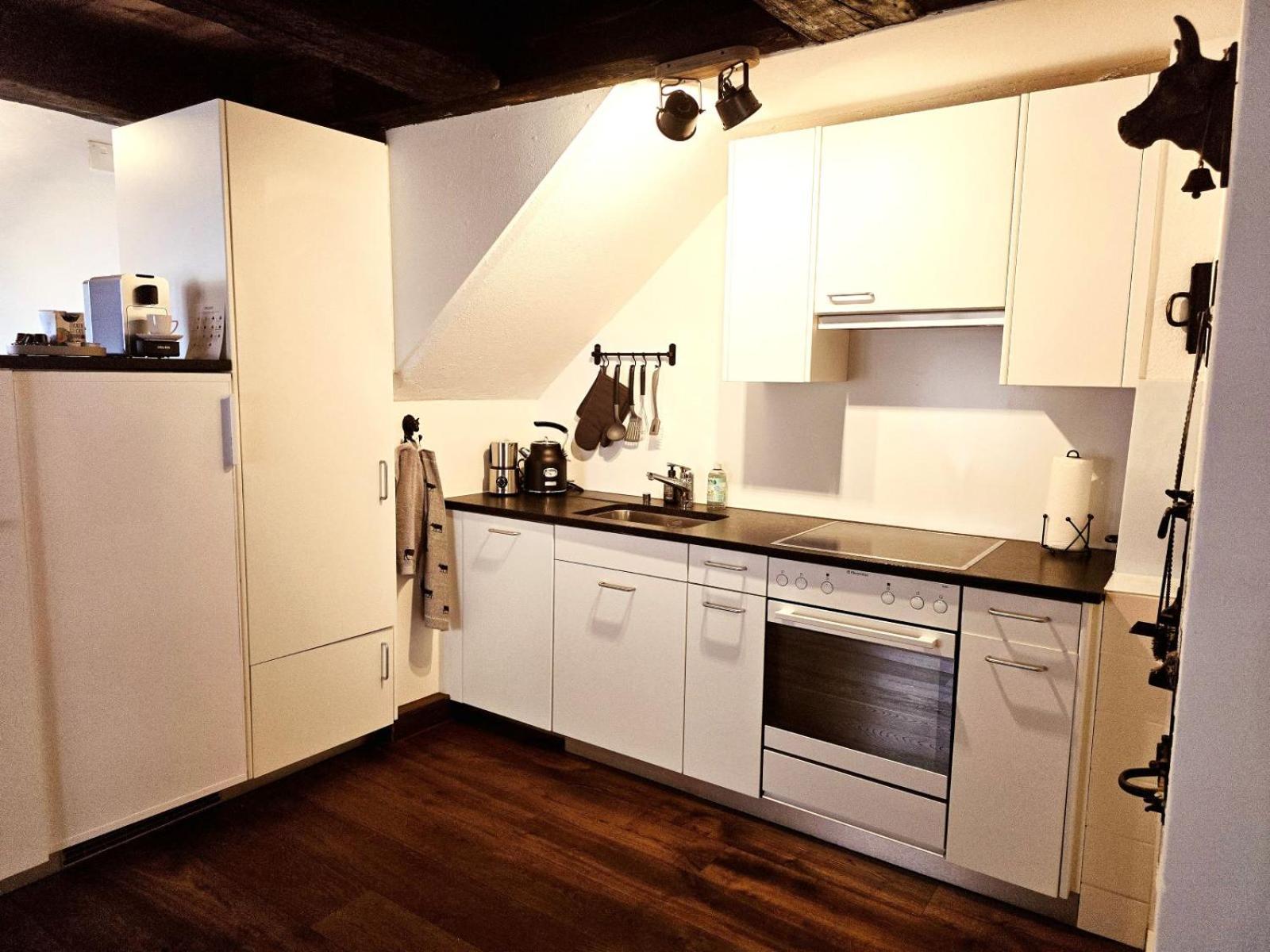 Chalet Happy Cow - Top Lage nähe Bodensee, Rheinfall, Schaffhausen & Zürich - Ländliche Idylle mit Privat-Parkplatz und viel Komfort - 120m2 - 3 Stockwerke