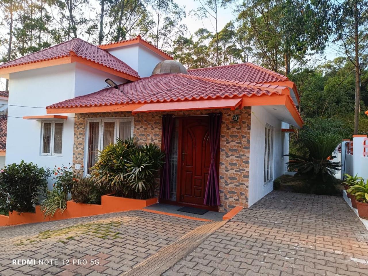 Snow White Home,Bedford Road, yercaud view 2