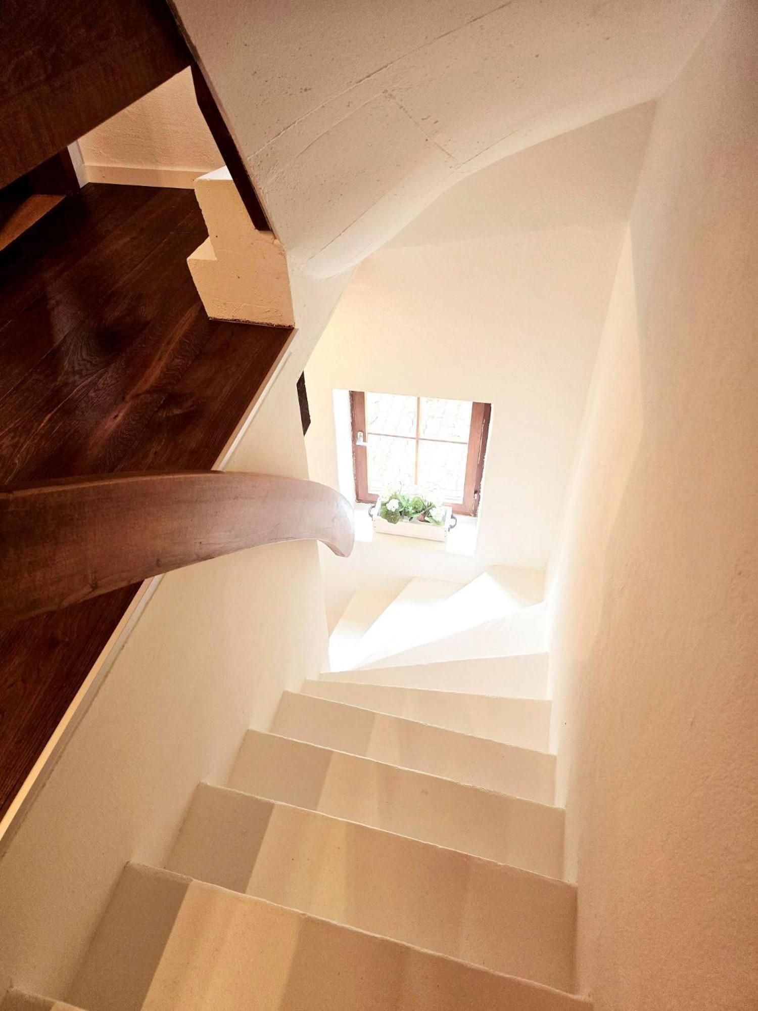 Chalet Happy Cow - Top Lage nähe Bodensee, Rheinfall, Schaffhausen & Zürich - Ländliche Idylle mit Privat-Parkplatz und viel Komfort - 120m2 - 3 Stockwerke