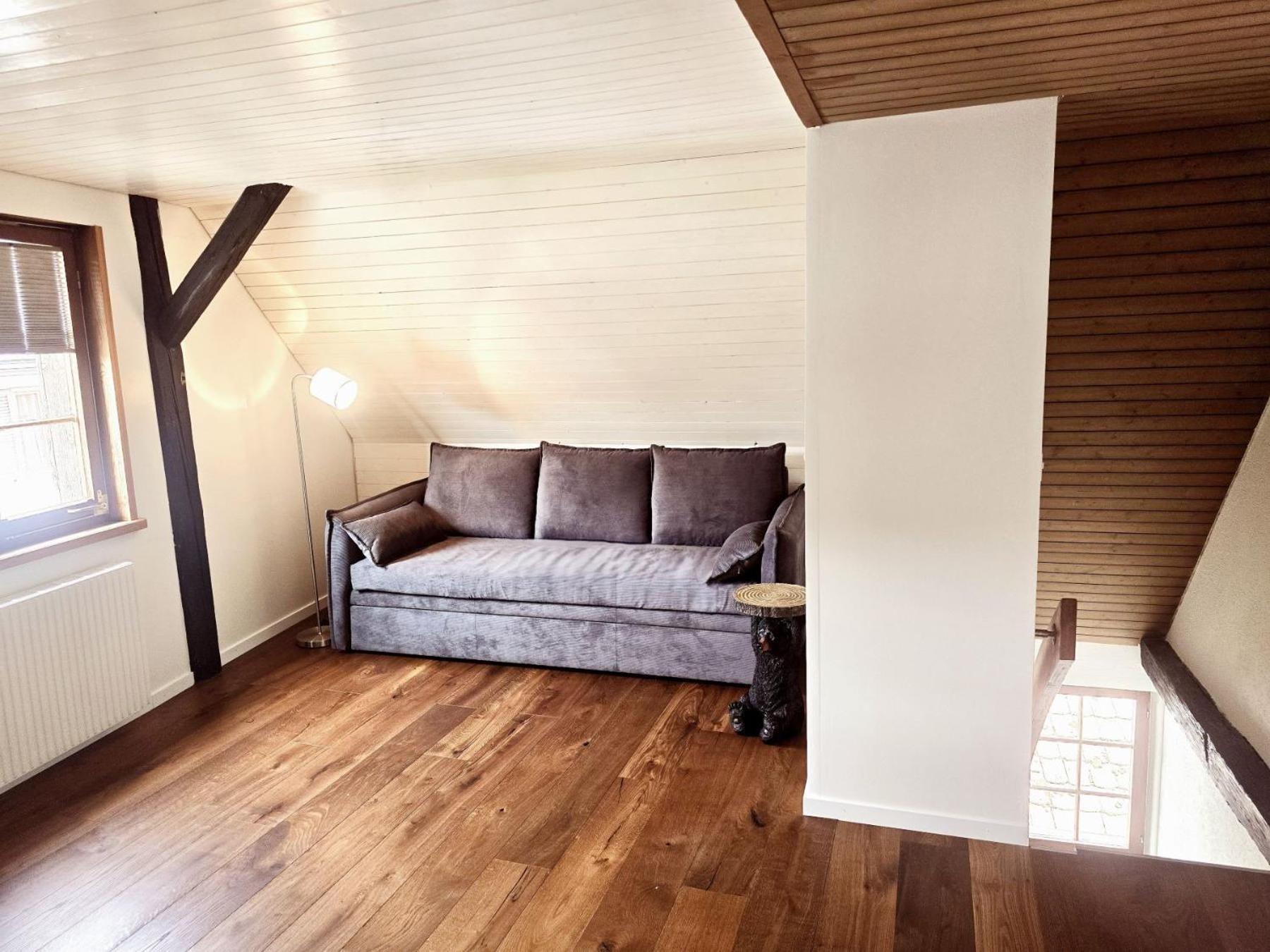 Chalet Happy Cow - Top Lage nähe Bodensee, Rheinfall, Schaffhausen & Zürich - Ländliche Idylle mit Privat-Parkplatz und viel Komfort - 120m2 - 3 Stockwerke
